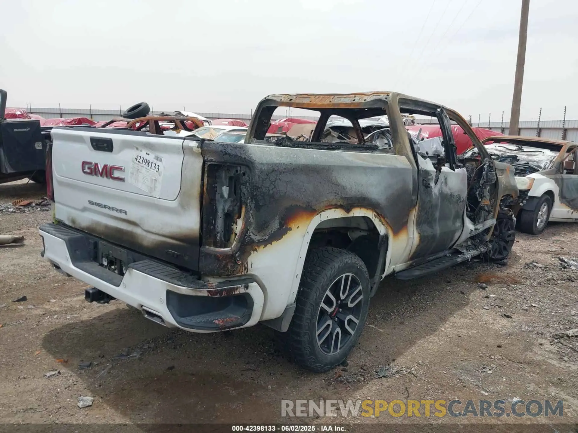 4 Photograph of a damaged car 1GTUUEE85PZ200220 GMC SIERRA 1500 2023
