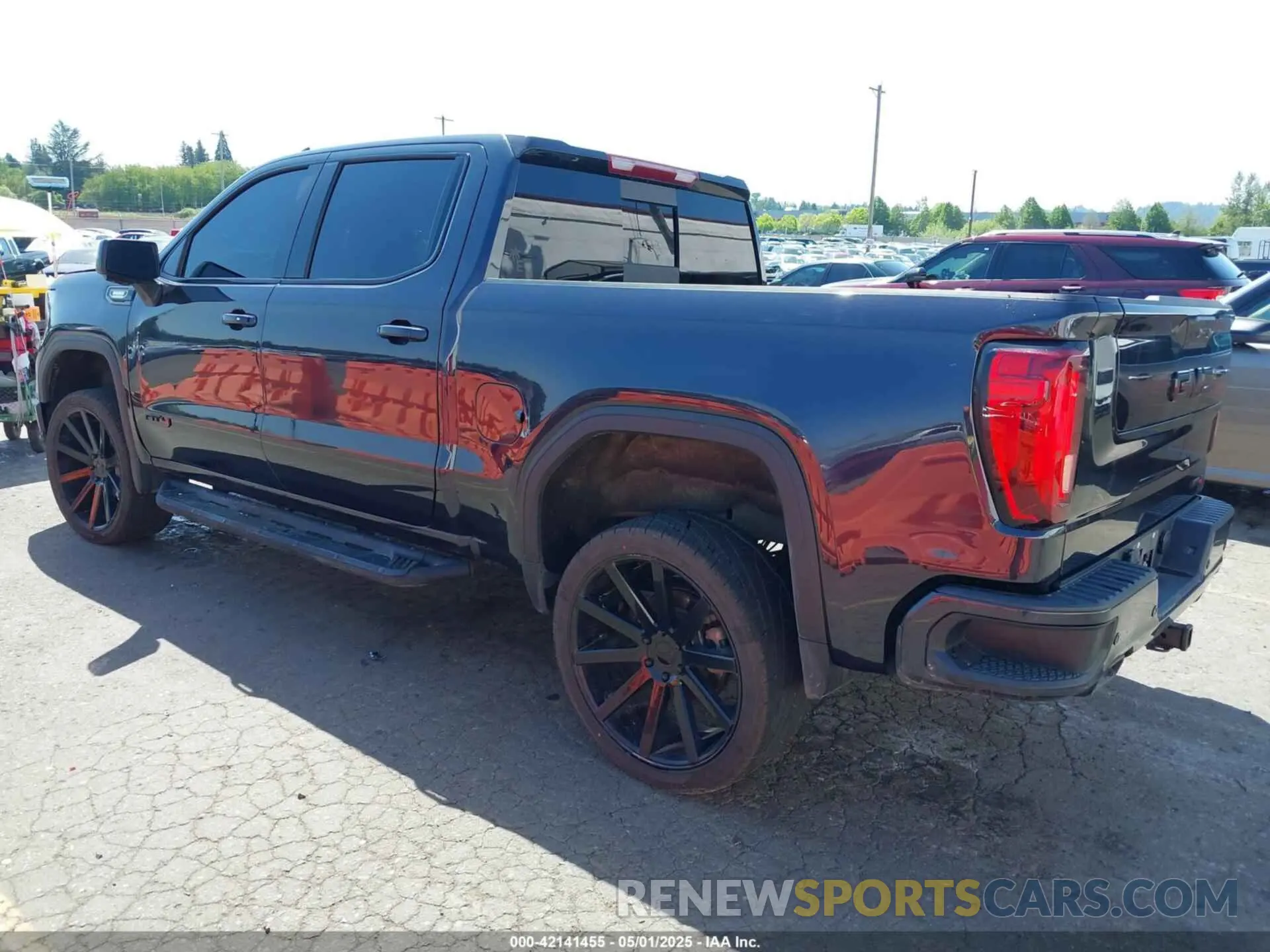 3 Photograph of a damaged car 1GTUUEE85PZ313956 GMC SIERRA 1500 2023