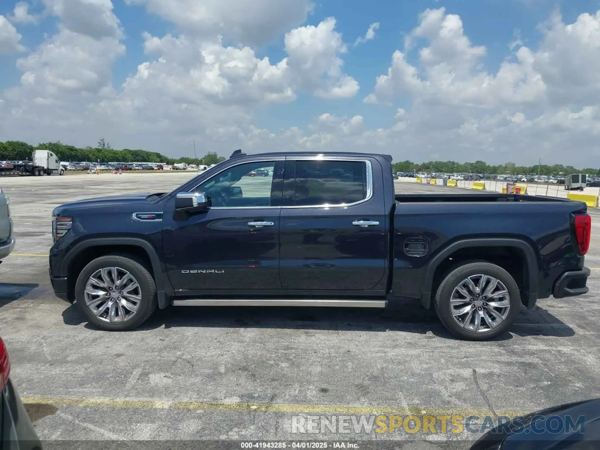 14 Photograph of a damaged car 1GTUUGE81PZ308054 GMC SIERRA 1500 2023