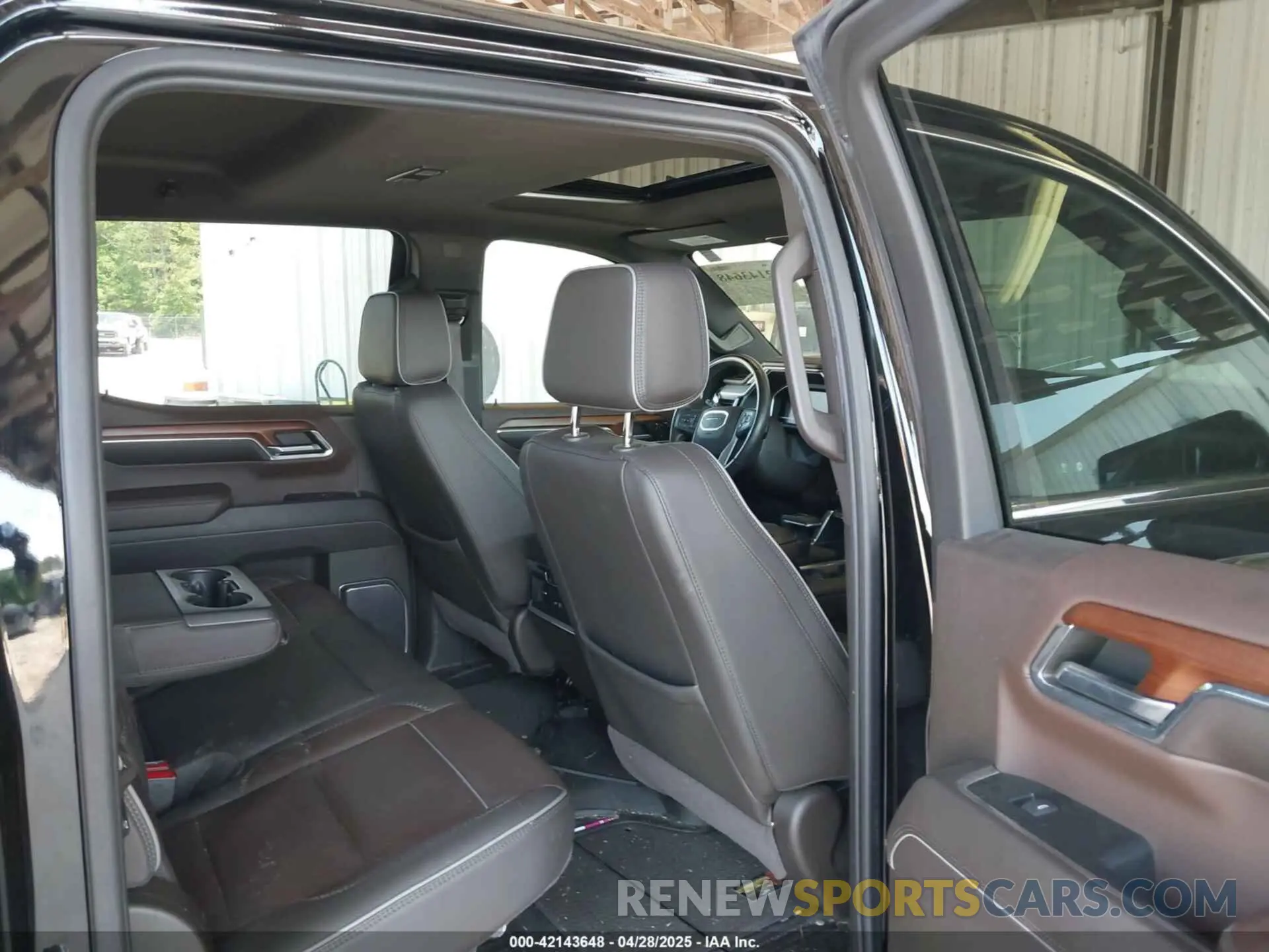 8 Photograph of a damaged car 1GTUUGEL3PZ263378 GMC SIERRA 1500 2023