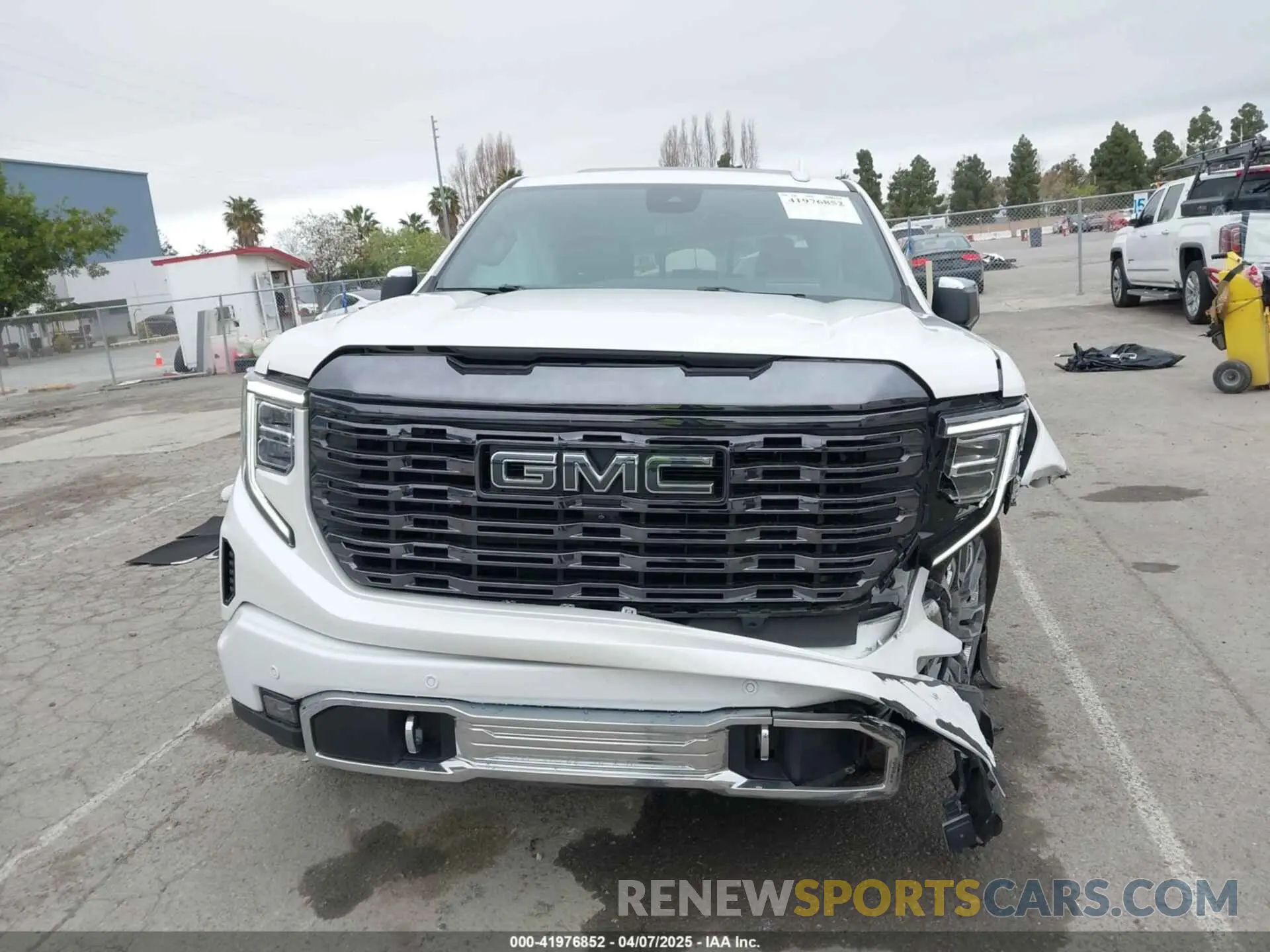 13 Photograph of a damaged car 1GTUUHEL2PZ298886 GMC SIERRA 1500 2023
