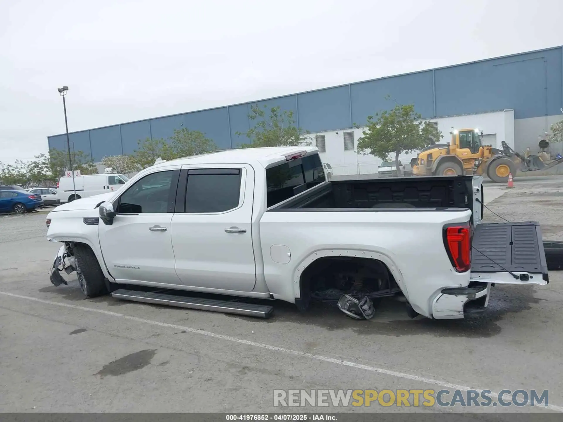 15 Photograph of a damaged car 1GTUUHEL2PZ298886 GMC SIERRA 1500 2023
