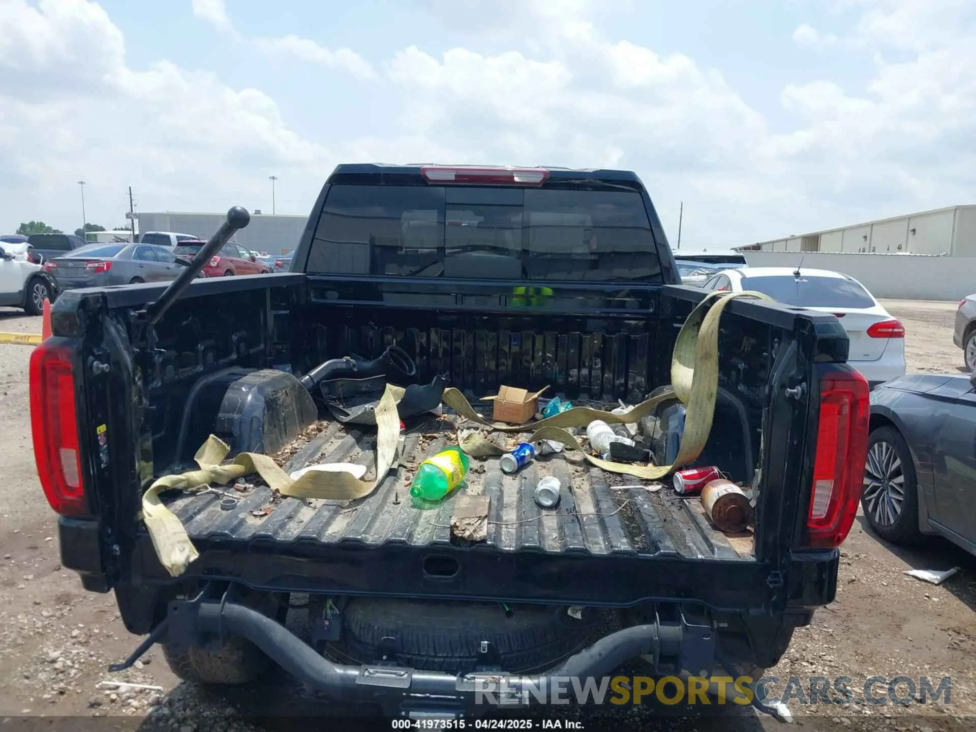 16 Photograph of a damaged car 3GTPHDED2PG169274 GMC SIERRA 1500 2023
