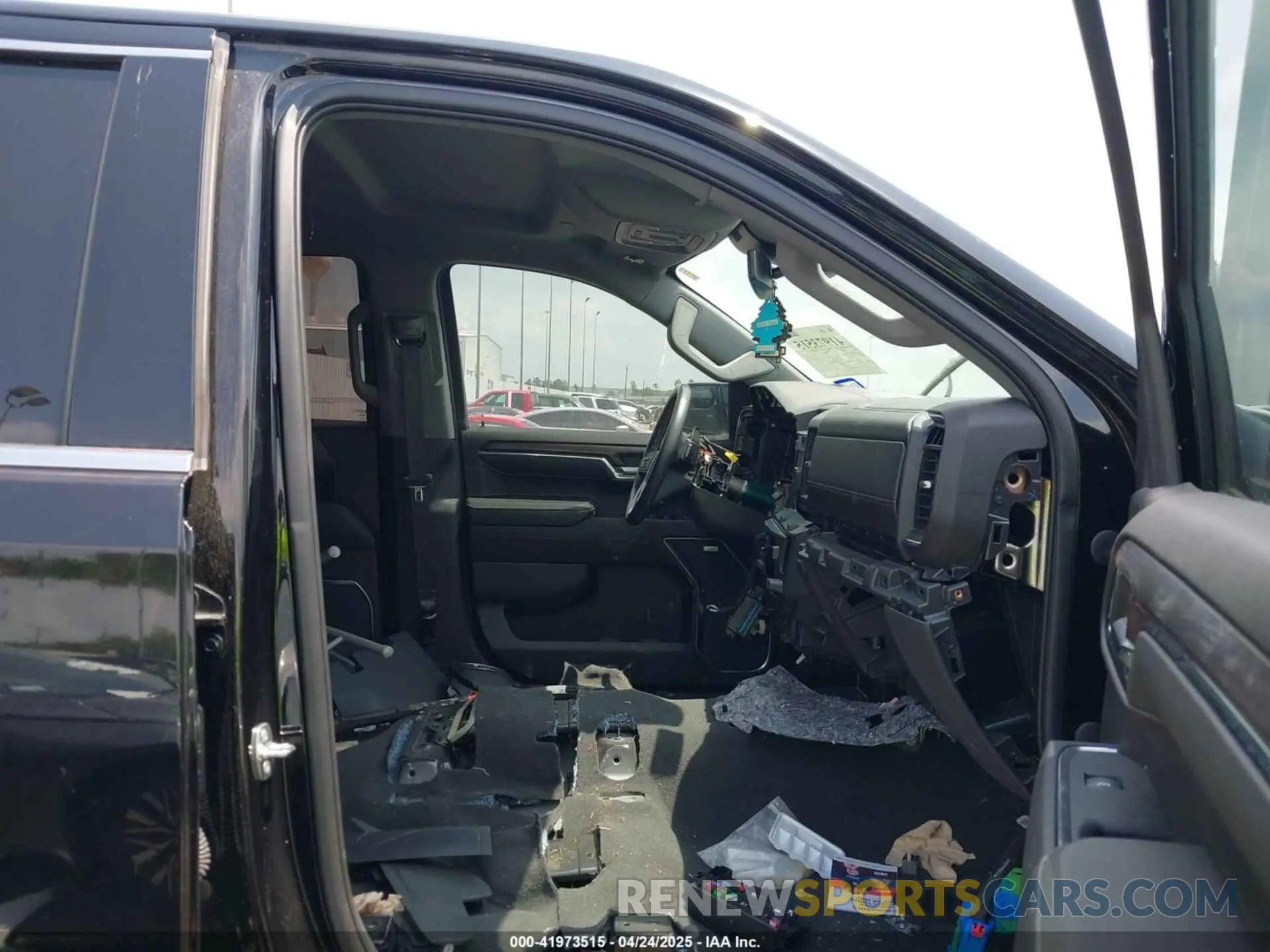 5 Photograph of a damaged car 3GTPHDED2PG169274 GMC SIERRA 1500 2023