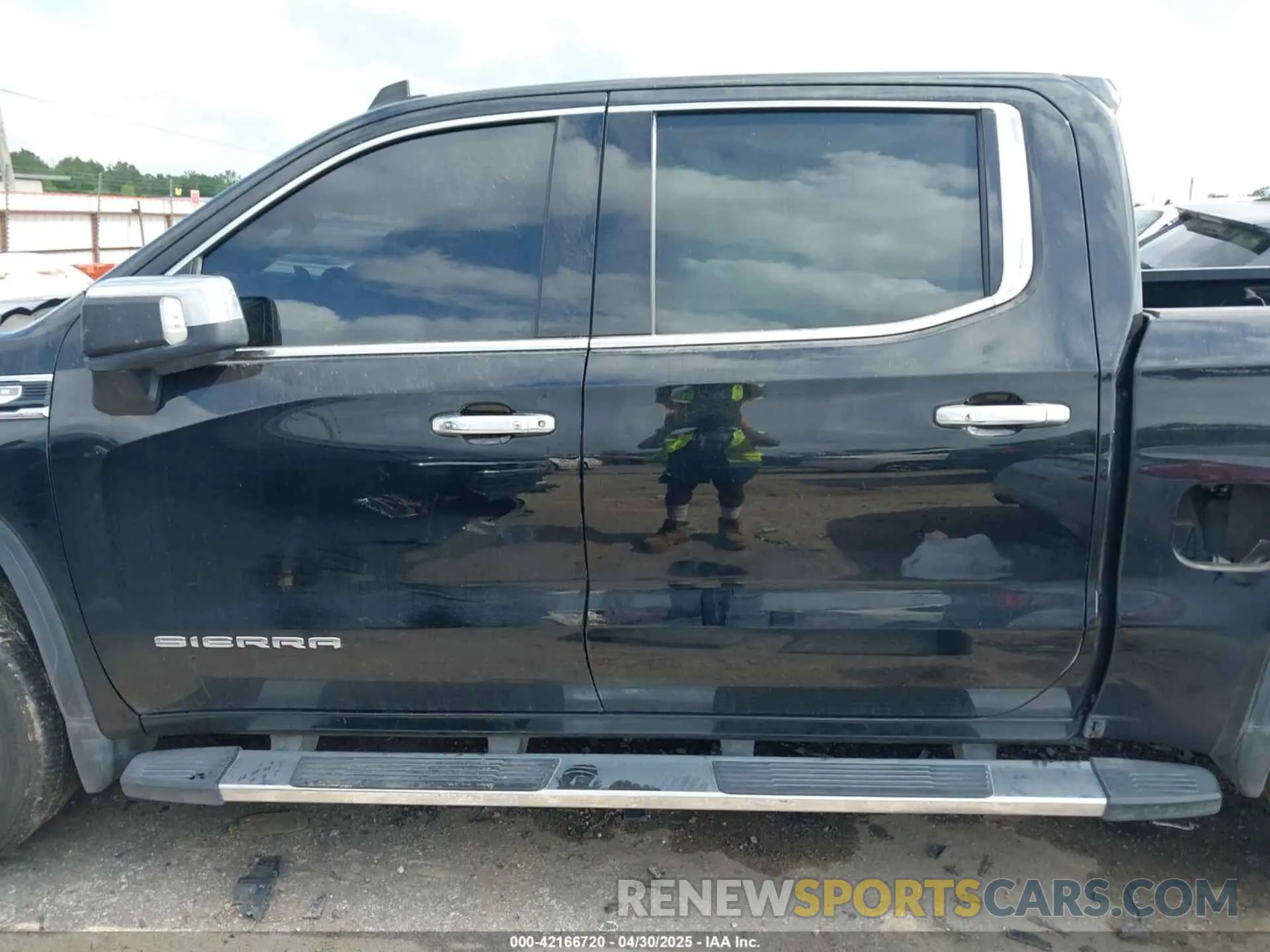15 Photograph of a damaged car 3GTPHDED6PG210294 GMC SIERRA 1500 2023