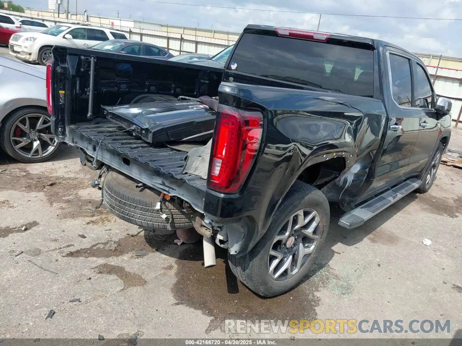 4 Photograph of a damaged car 3GTPHDED6PG210294 GMC SIERRA 1500 2023