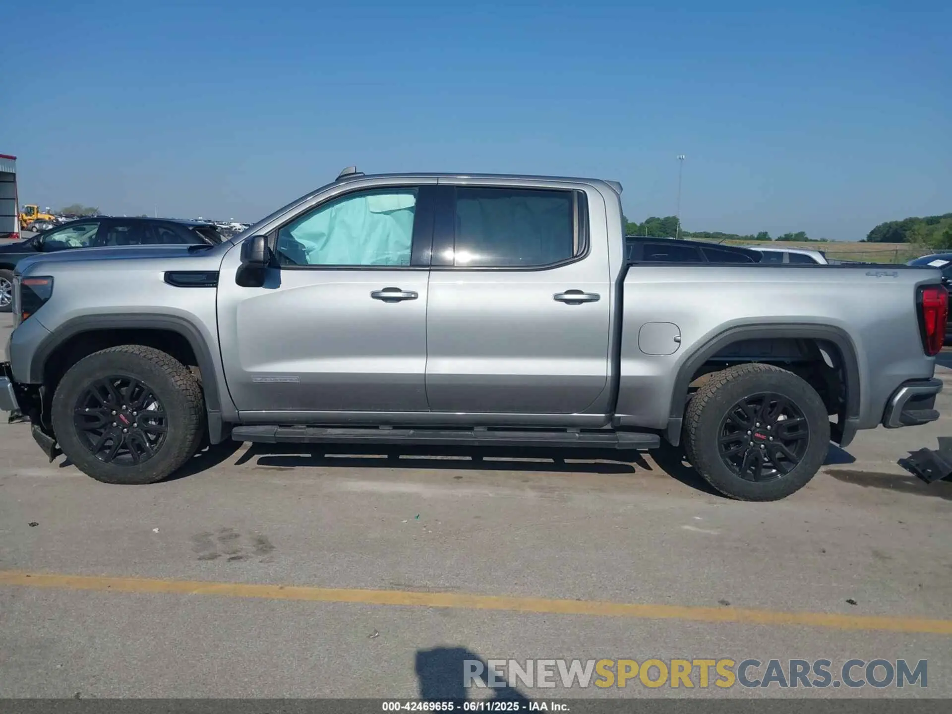 14 Photograph of a damaged car 3GTPUCEK5PG299070 GMC SIERRA 1500 2023