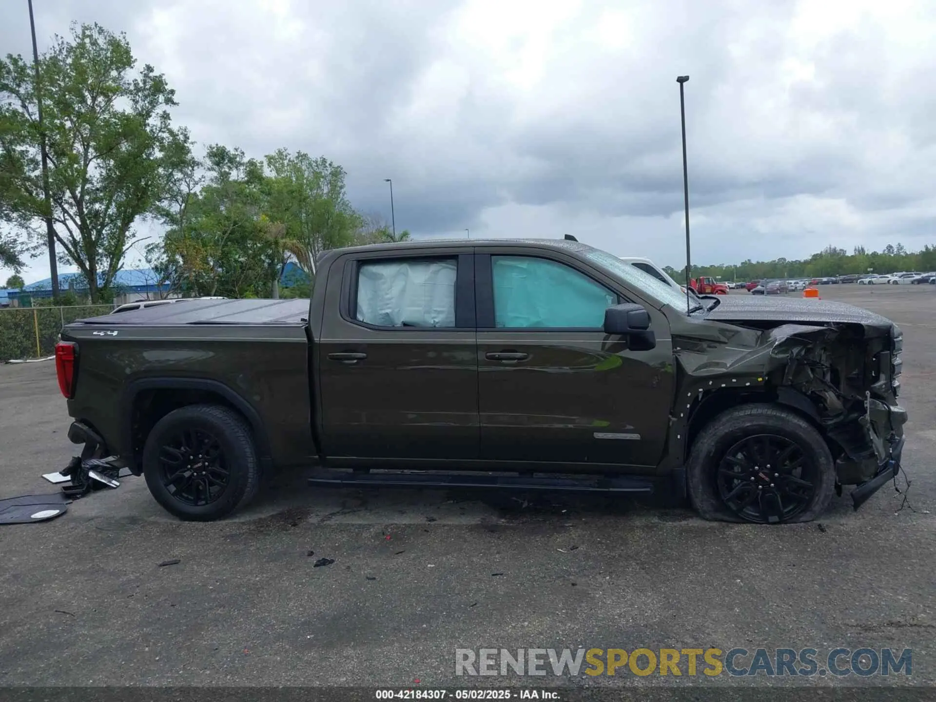 13 Photograph of a damaged car 3GTUUCE88PG324793 GMC SIERRA 1500 2023