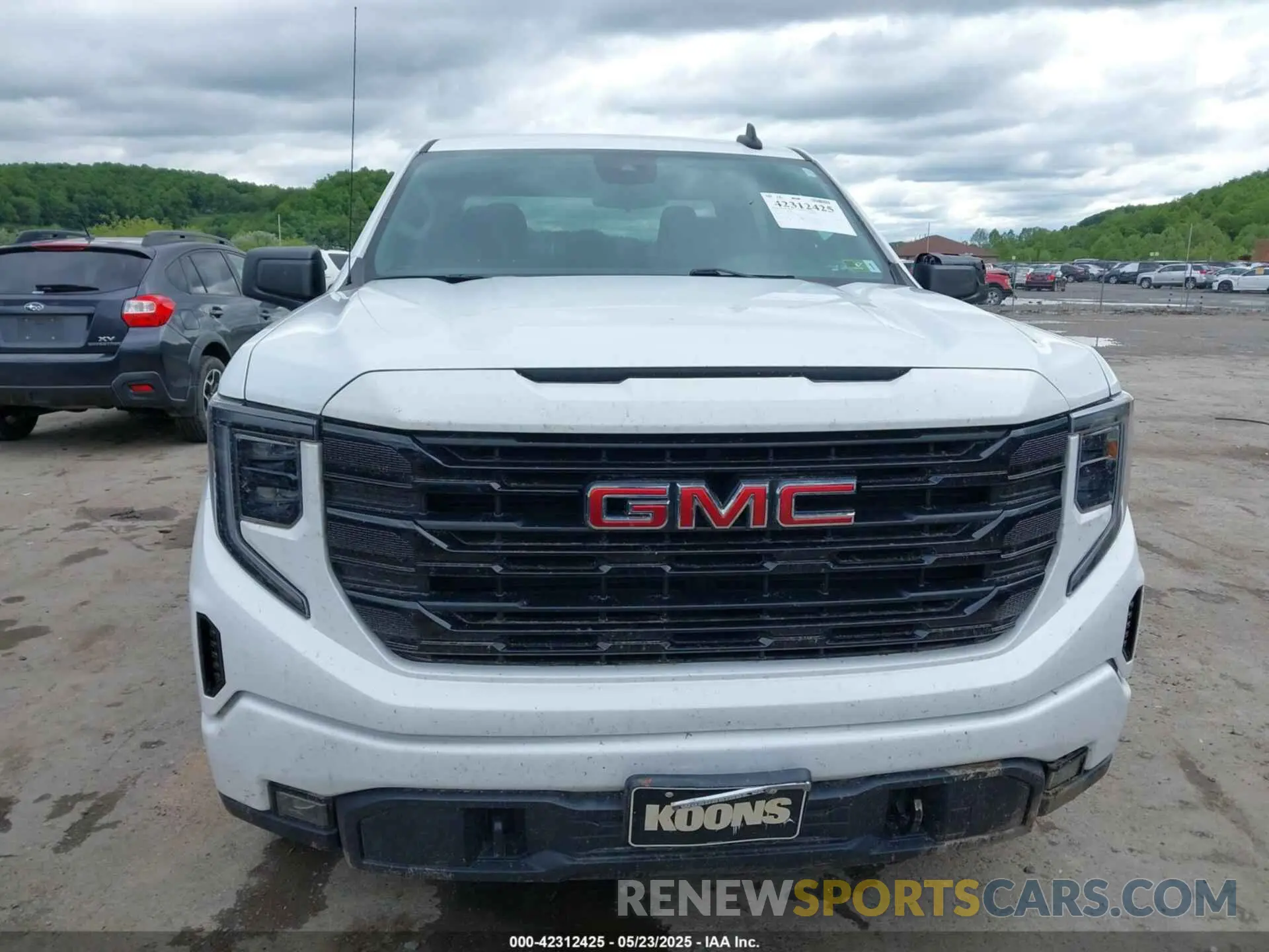 12 Photograph of a damaged car 3GTUUCED5PG356243 GMC SIERRA 1500 2023
