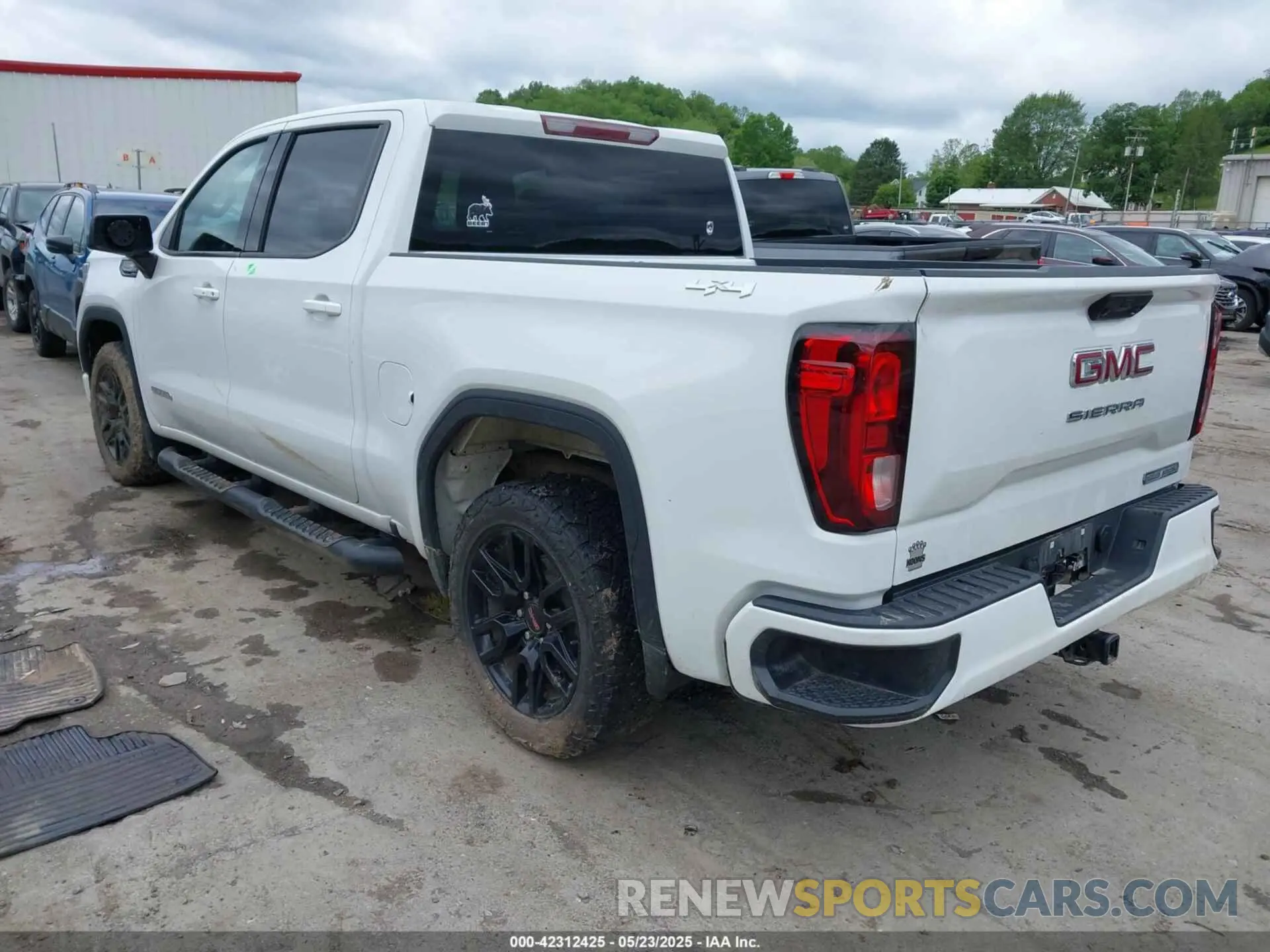 3 Photograph of a damaged car 3GTUUCED5PG356243 GMC SIERRA 1500 2023