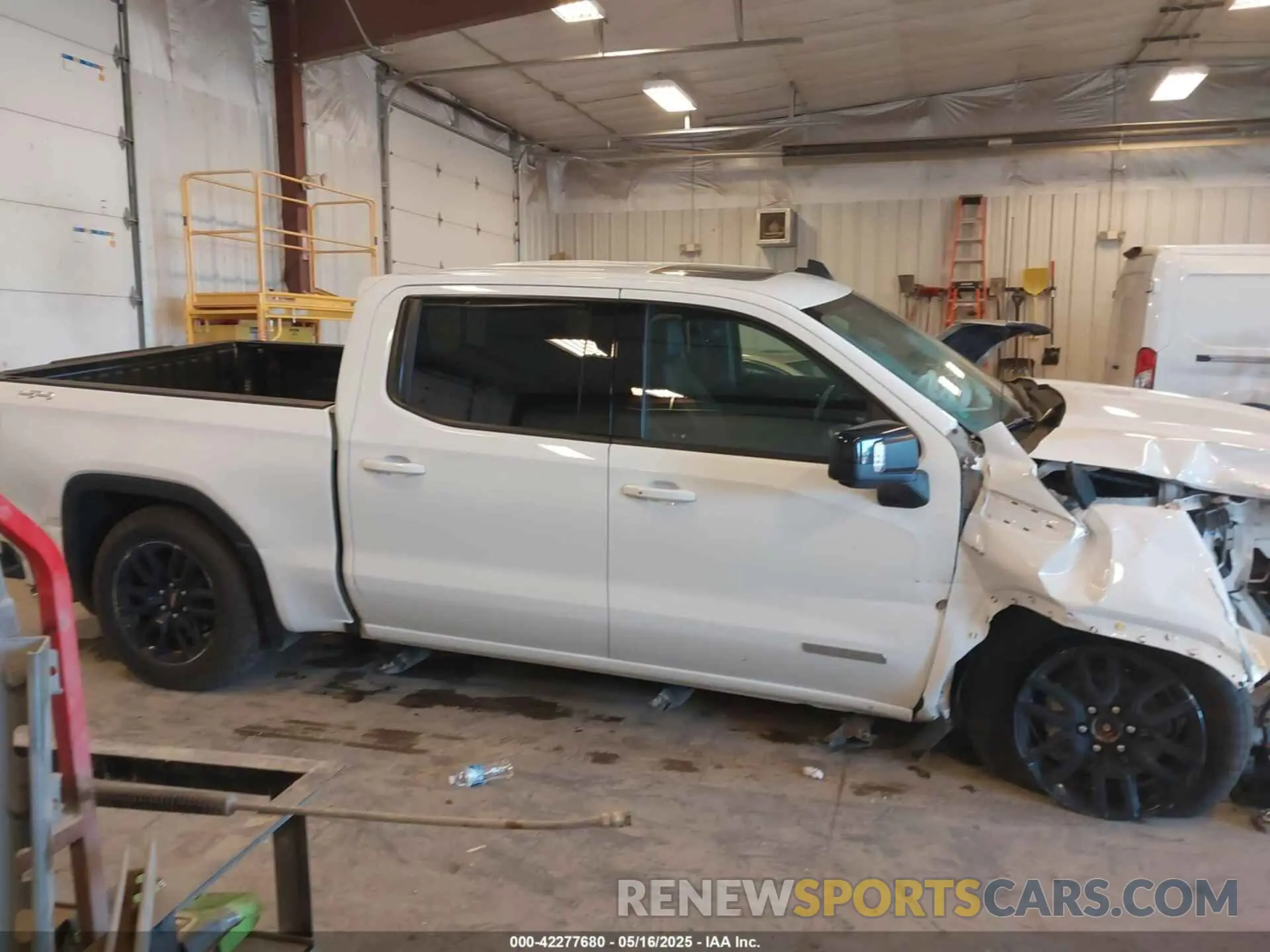 13 Photograph of a damaged car 3GTUUCED8PG311300 GMC SIERRA 1500 2023