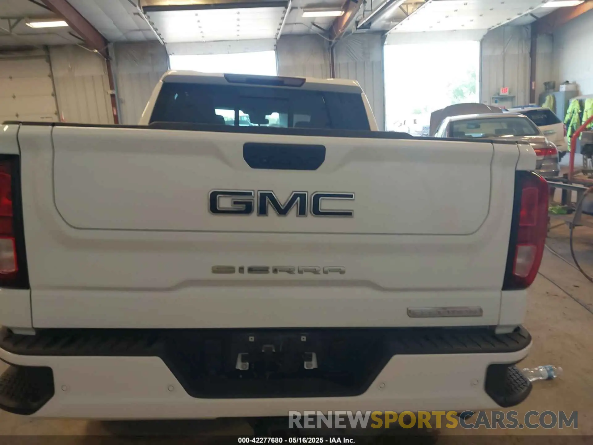16 Photograph of a damaged car 3GTUUCED8PG311300 GMC SIERRA 1500 2023