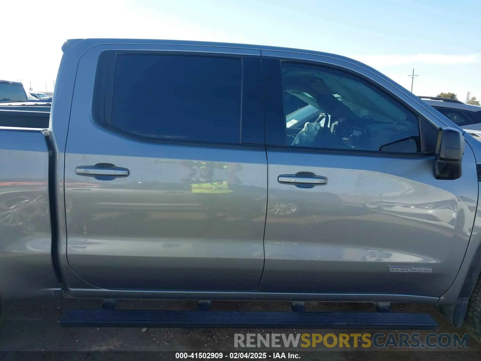 14 Photograph of a damaged car 3GTUUCED9PG162802 GMC SIERRA 1500 2023