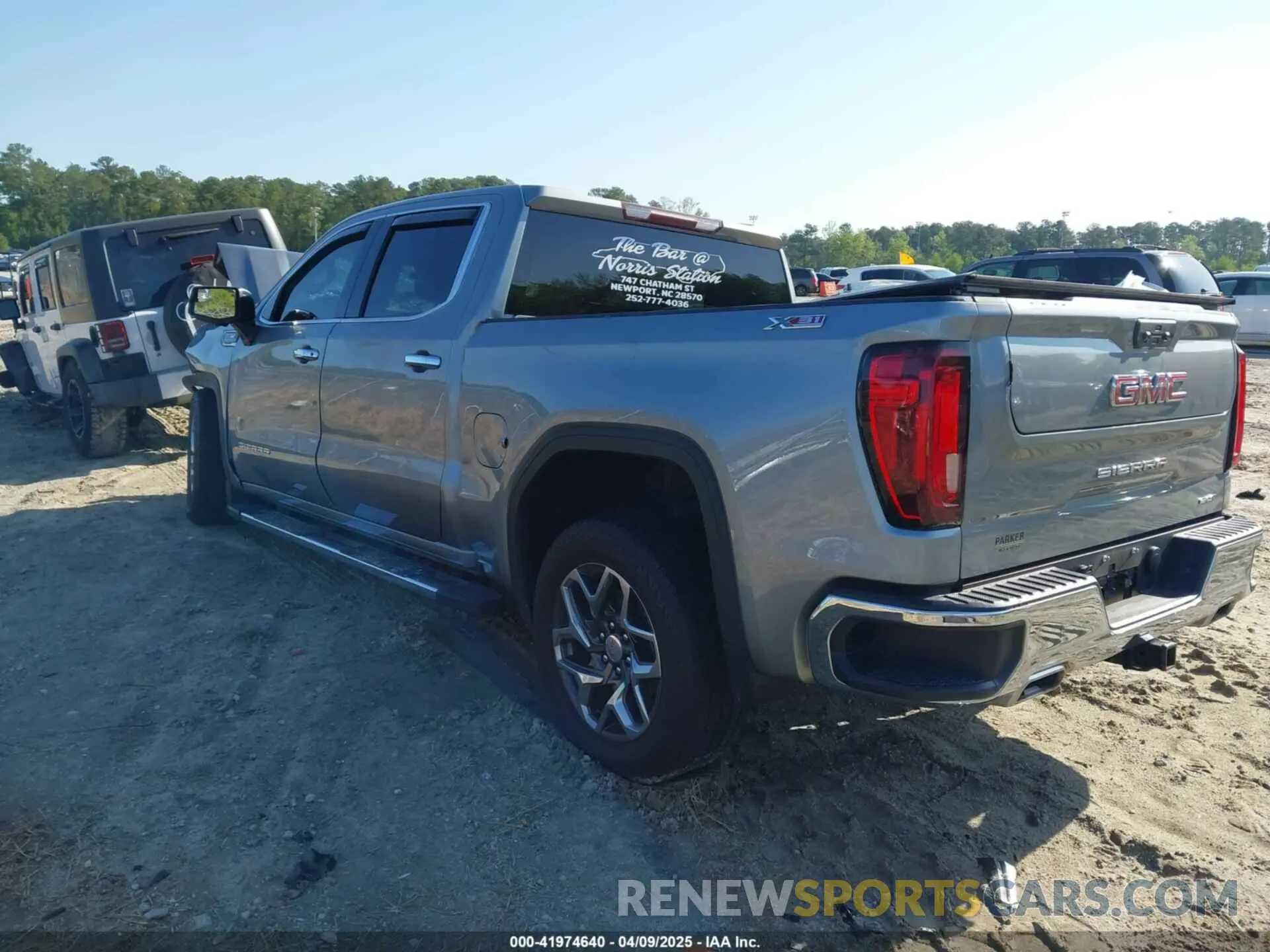 3 Photograph of a damaged car 3GTUUDED1PG180250 GMC SIERRA 1500 2023