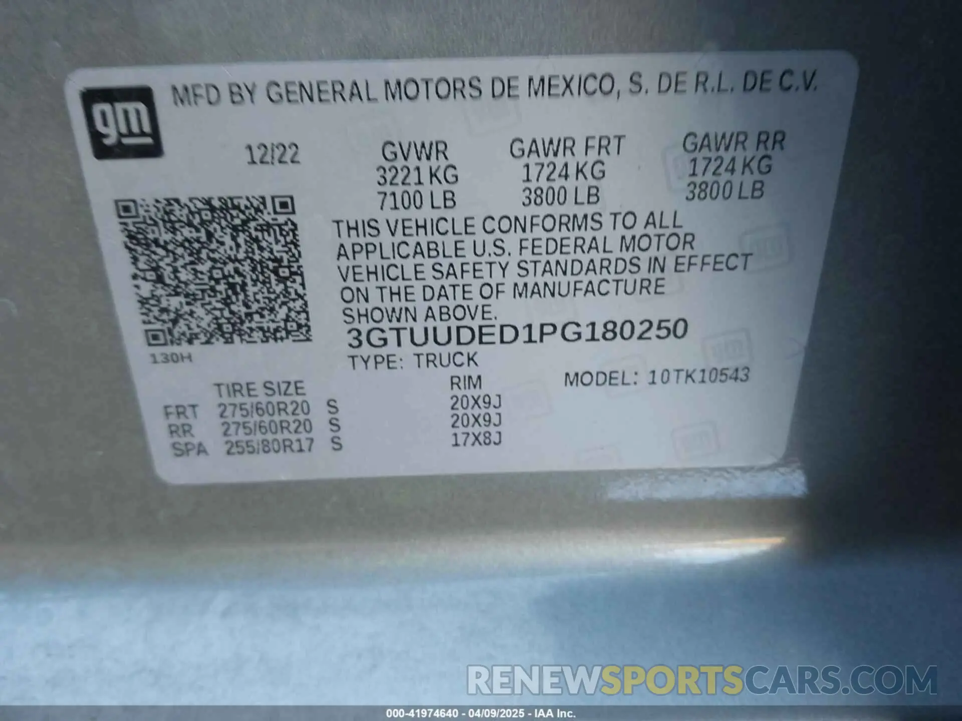9 Photograph of a damaged car 3GTUUDED1PG180250 GMC SIERRA 1500 2023