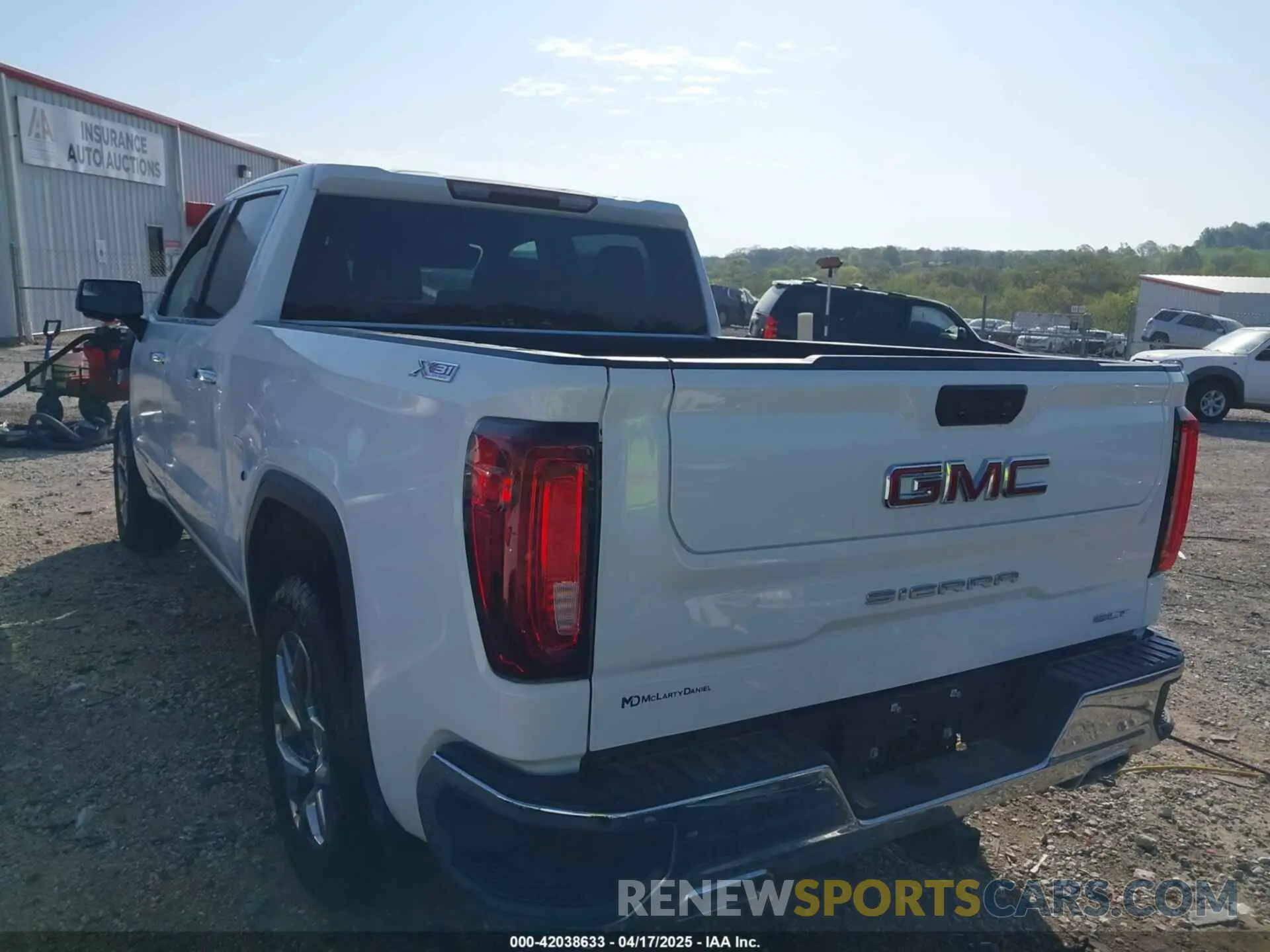 3 Photograph of a damaged car 3GTUUDED7PG111174 GMC SIERRA 1500 2023