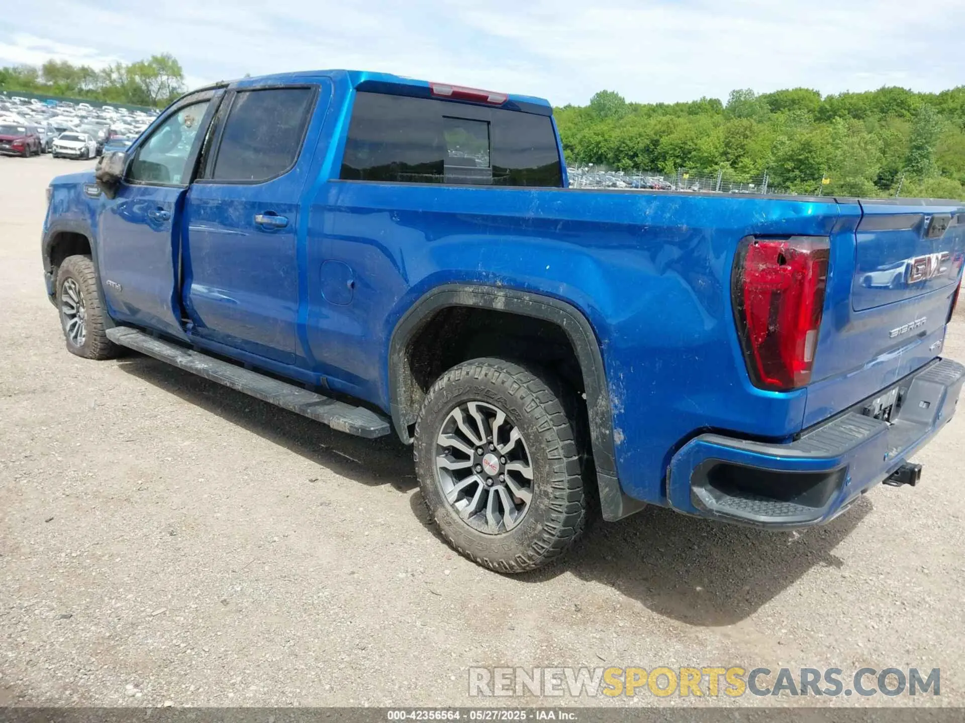 3 Photograph of a damaged car 3GTUUEE85PG174234 GMC SIERRA 1500 2023