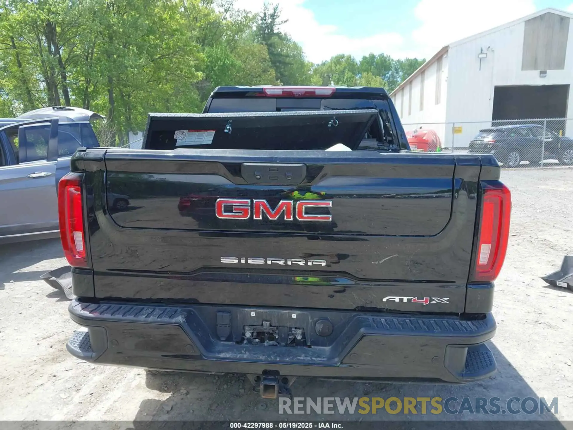 16 Photograph of a damaged car 3GTUUFEL8PG183181 GMC SIERRA 1500 2023