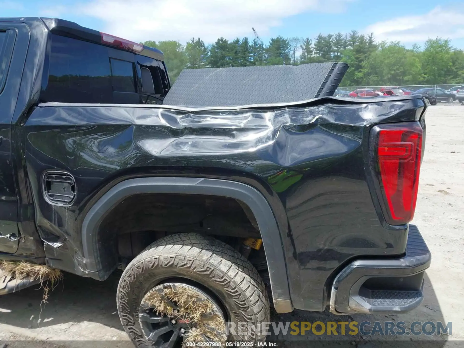 6 Photograph of a damaged car 3GTUUFEL8PG183181 GMC SIERRA 1500 2023