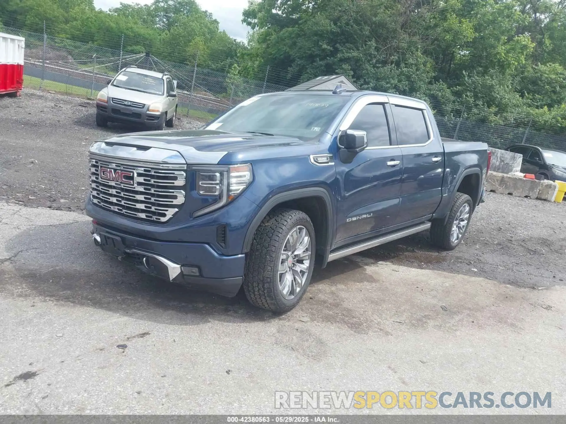 2 Photograph of a damaged car 3GTUUGE8XPG191879 GMC SIERRA 1500 2023