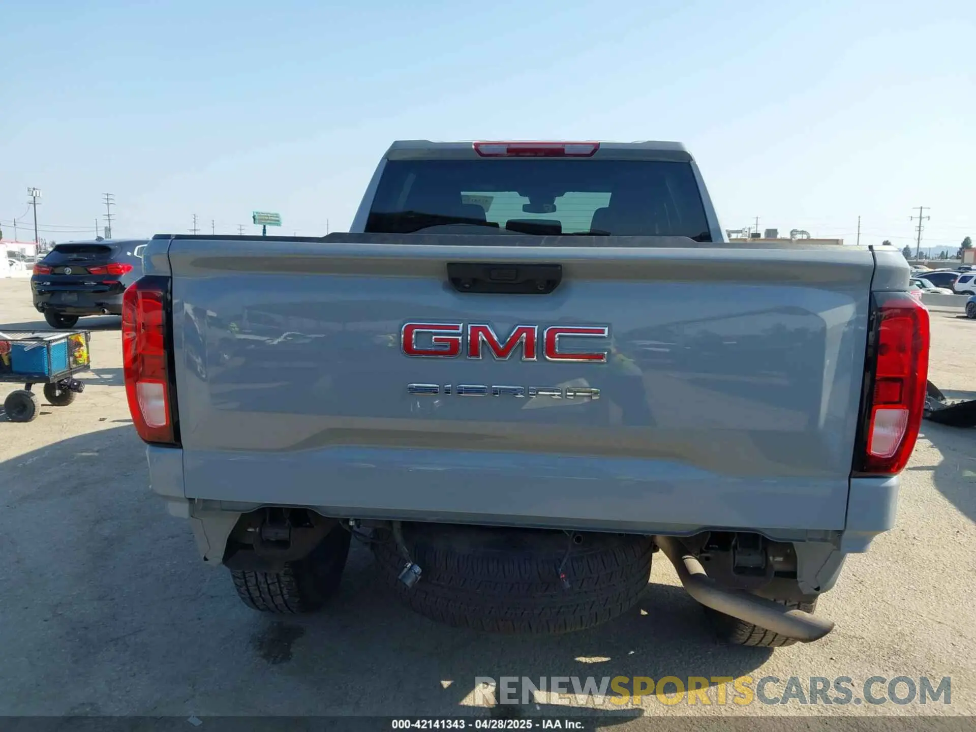 17 Photograph of a damaged car 1GTPHAEK1RZ173056 GMC SIERRA 1500 2024