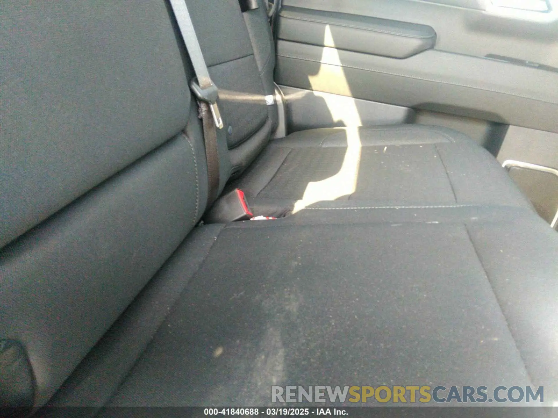 8 Photograph of a damaged car 1GTPUJEK7RZ403369 GMC SIERRA 1500 2024