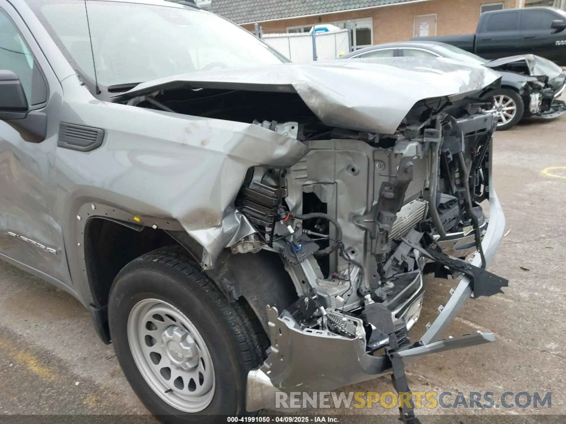 6 Photograph of a damaged car 1GTRUAEK8RZ134016 GMC SIERRA 1500 2024