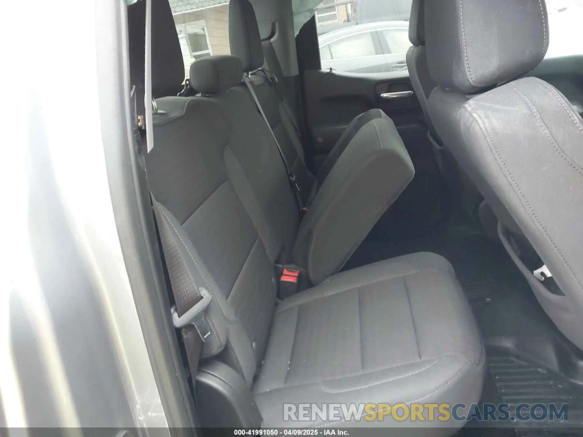8 Photograph of a damaged car 1GTRUAEK8RZ134016 GMC SIERRA 1500 2024