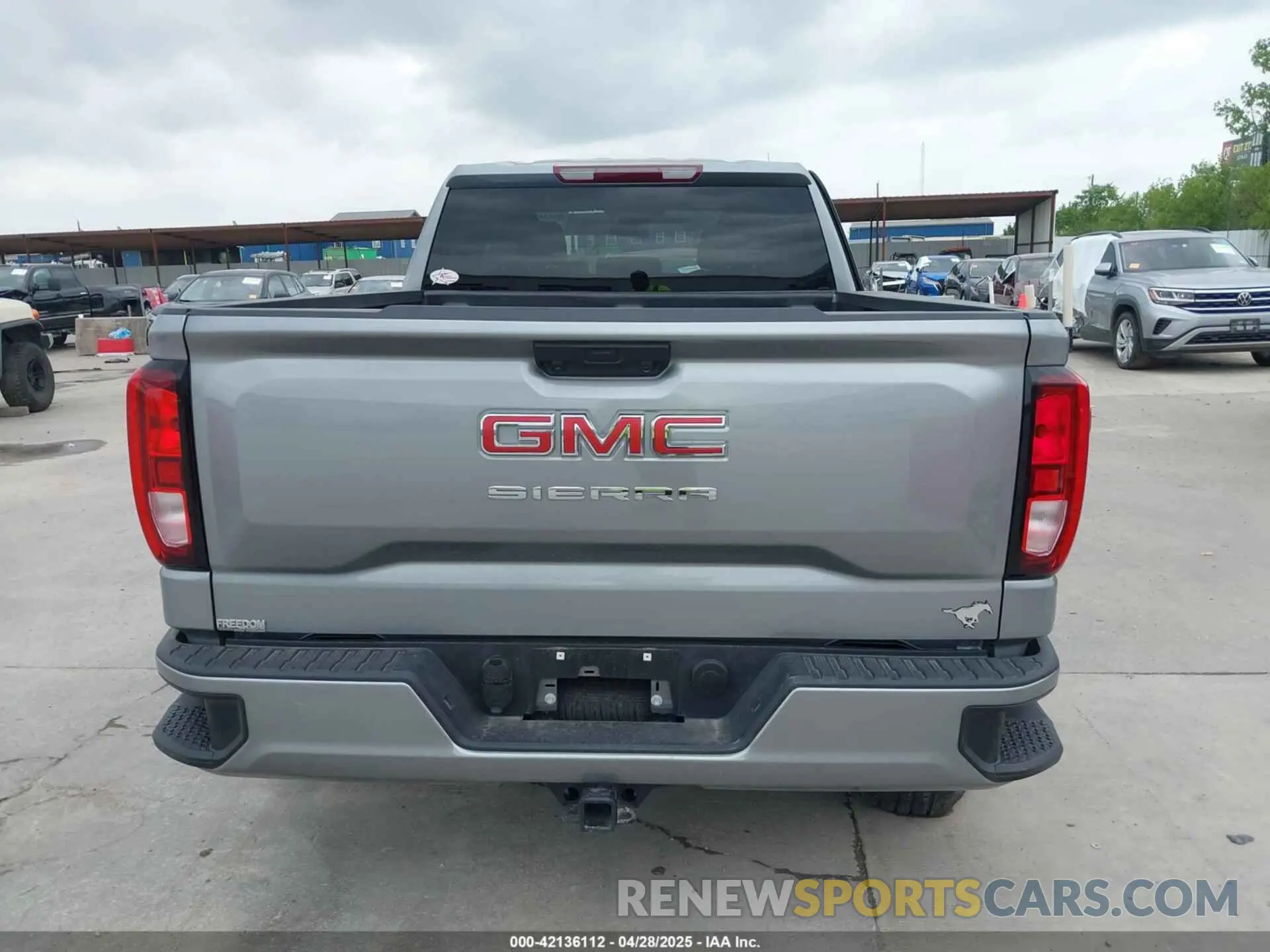 16 Photograph of a damaged car 1GTRUAEKXRZ341233 GMC SIERRA 1500 2024