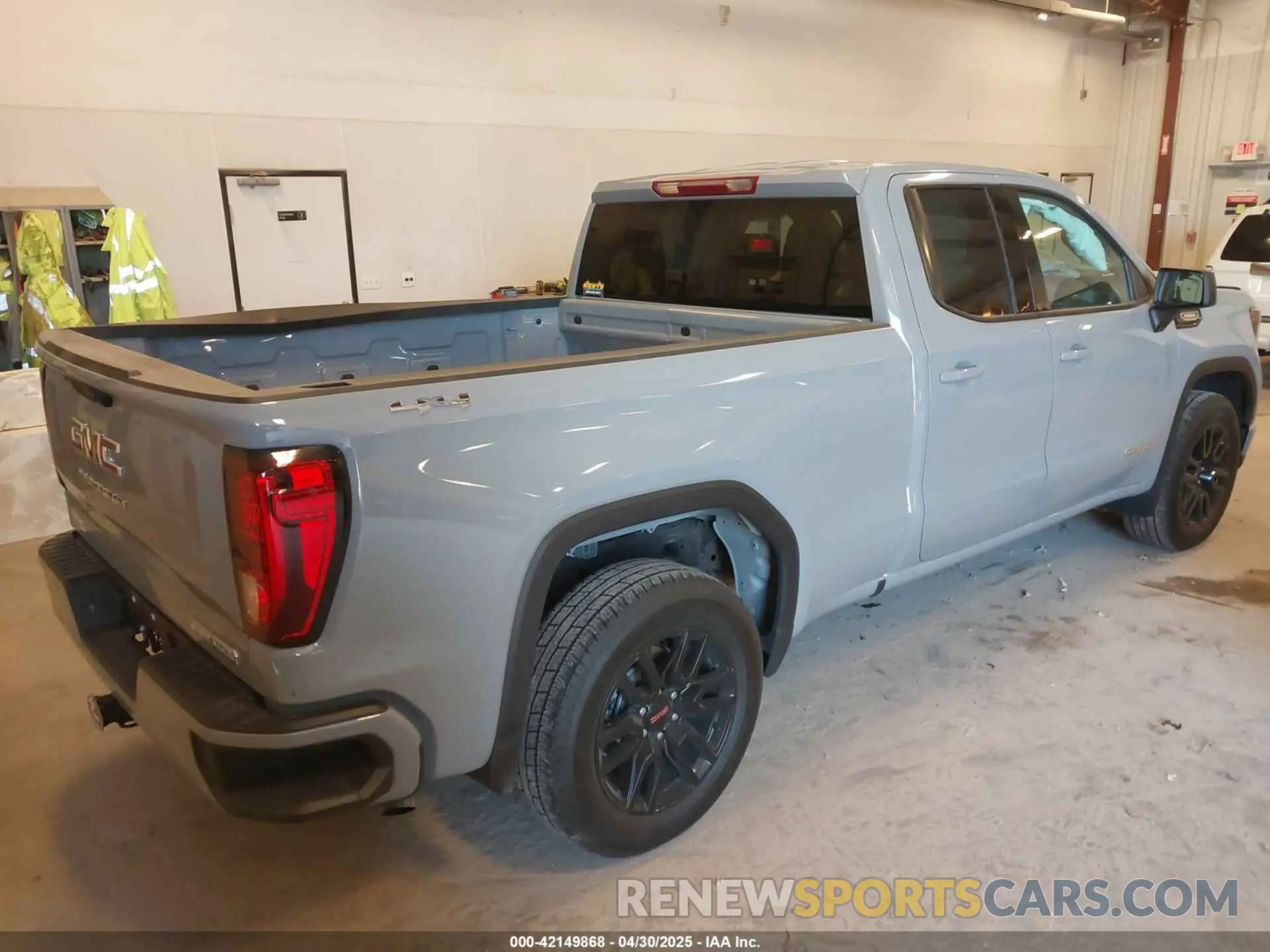 4 Photograph of a damaged car 1GTRUJEK1RZ402744 GMC SIERRA 1500 2024