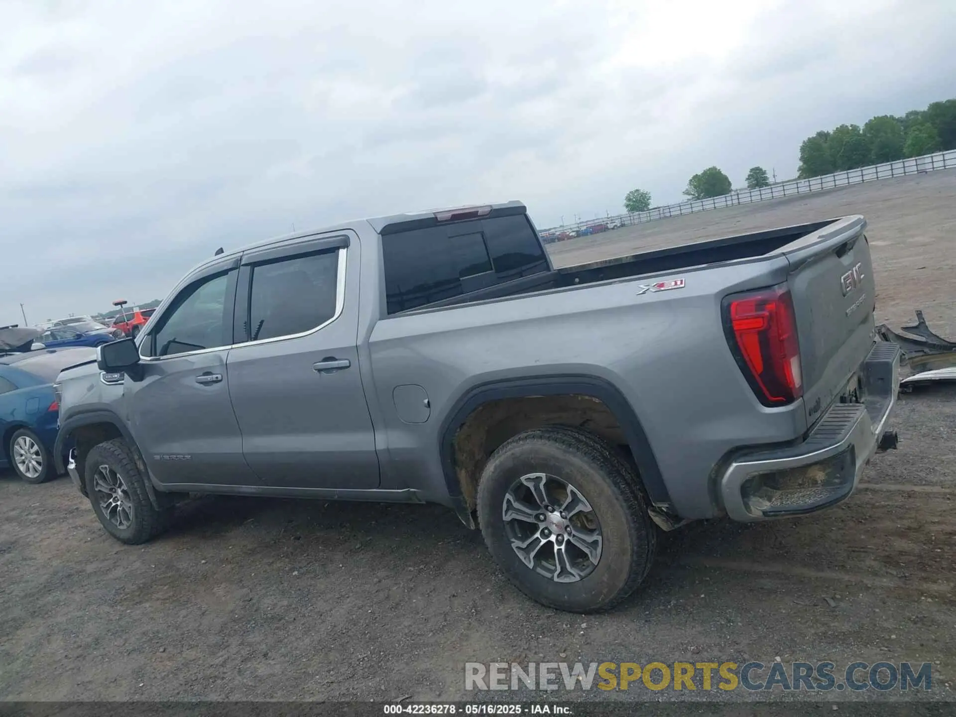 15 Photograph of a damaged car 1GTUUBED1RZ120282 GMC SIERRA 1500 2024