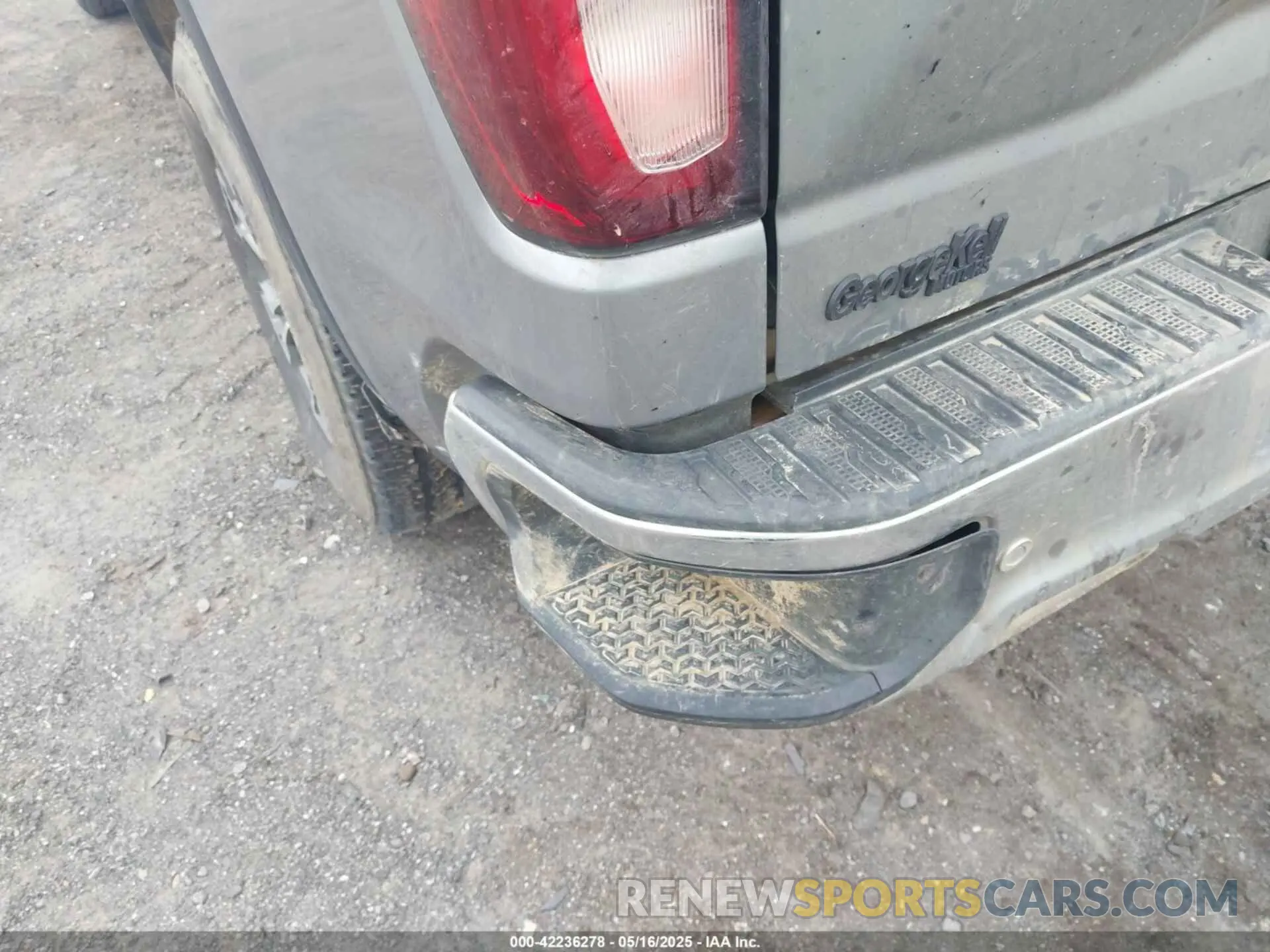 21 Photograph of a damaged car 1GTUUBED1RZ120282 GMC SIERRA 1500 2024