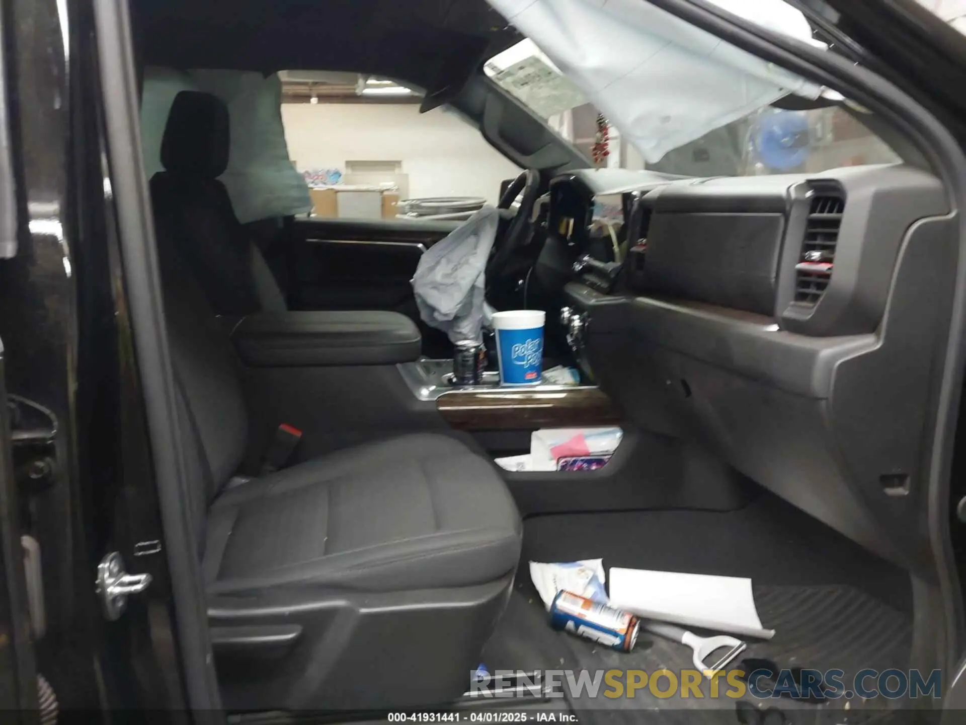 5 Photograph of a damaged car 1GTUUCED2RZ297297 GMC SIERRA 1500 2024
