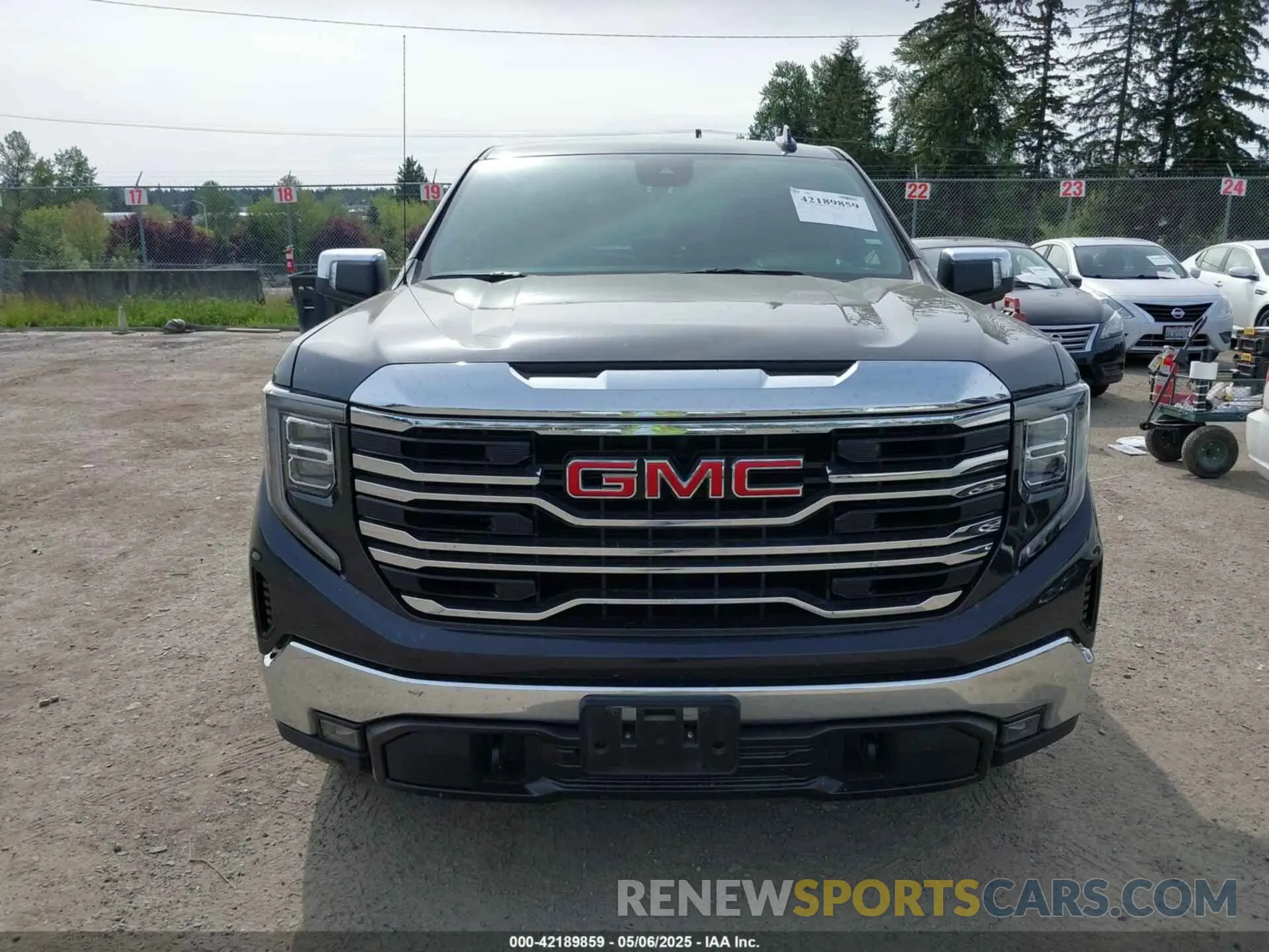 12 Photograph of a damaged car 1GTUUDED2RZ273264 GMC SIERRA 1500 2024
