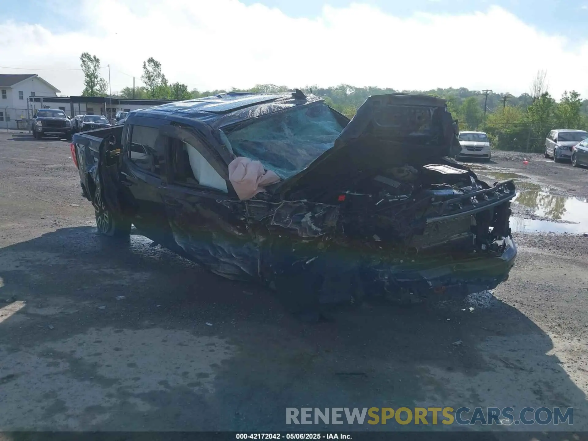1 Photograph of a damaged car 1GTUUEE81RZ262684 GMC SIERRA 1500 2024