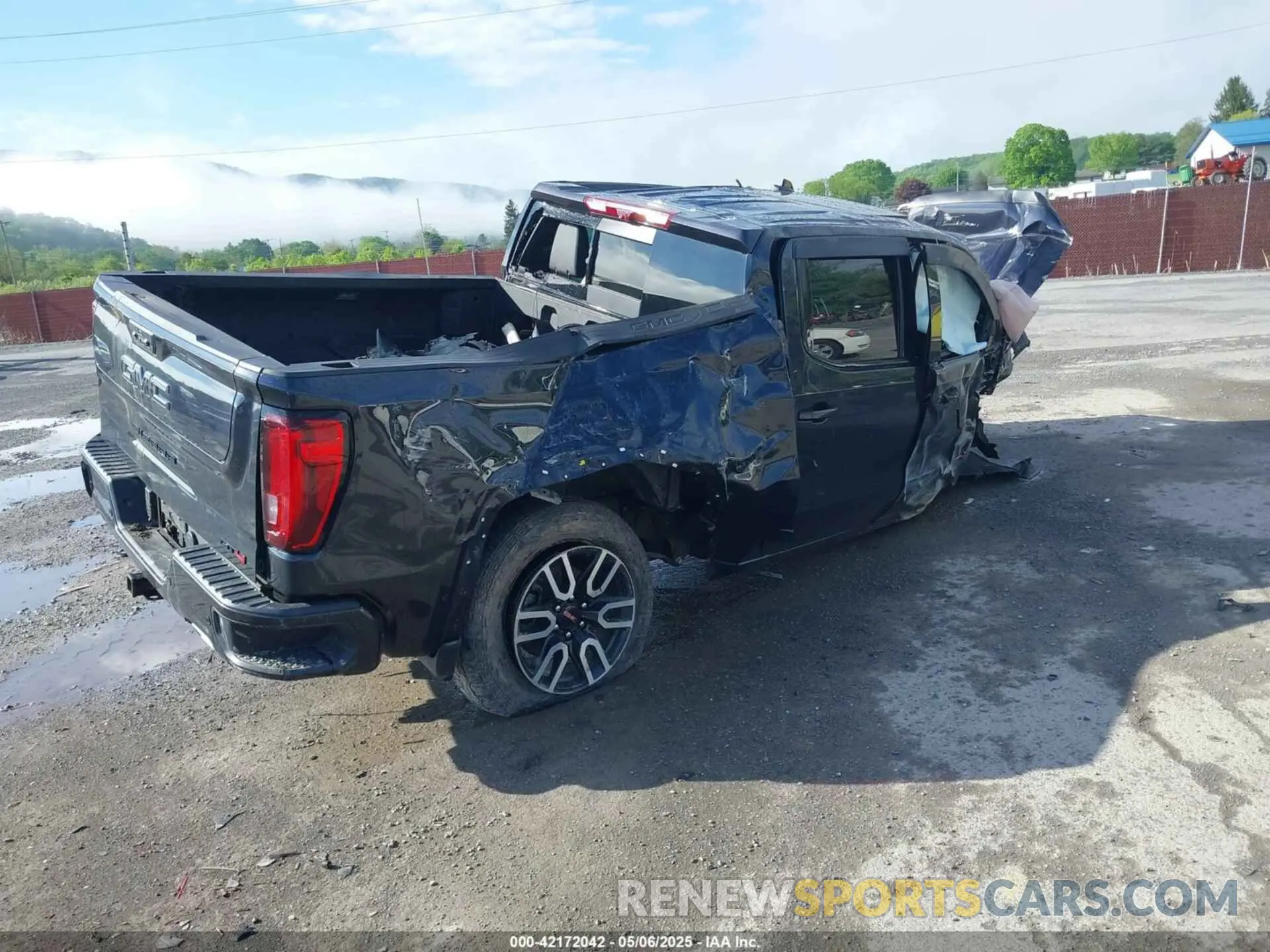 4 Photograph of a damaged car 1GTUUEE81RZ262684 GMC SIERRA 1500 2024