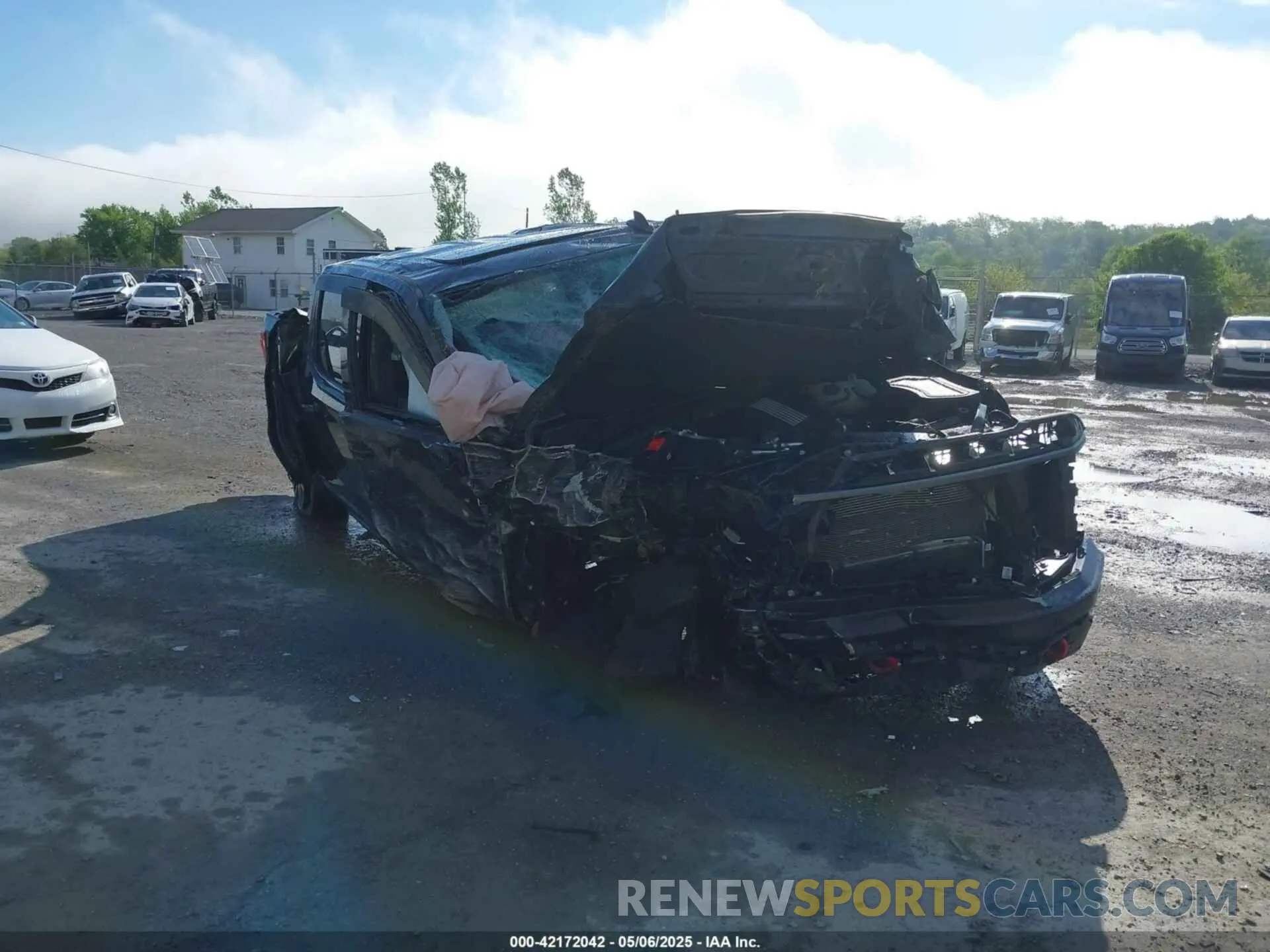 6 Photograph of a damaged car 1GTUUEE81RZ262684 GMC SIERRA 1500 2024