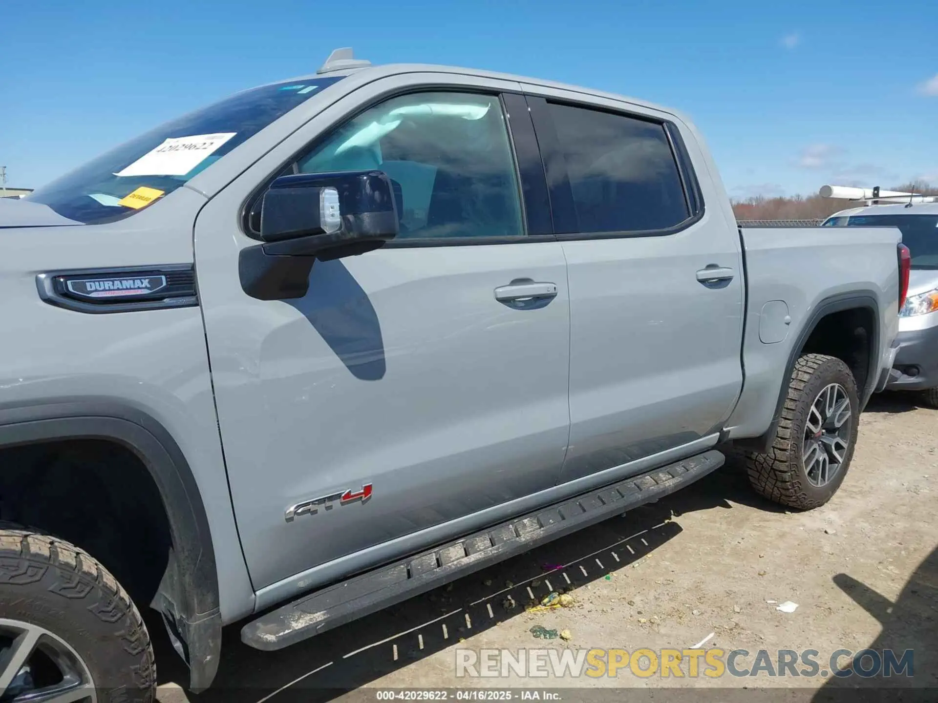 14 Photograph of a damaged car 1GTUUEE81RZ291215 GMC SIERRA 1500 2024