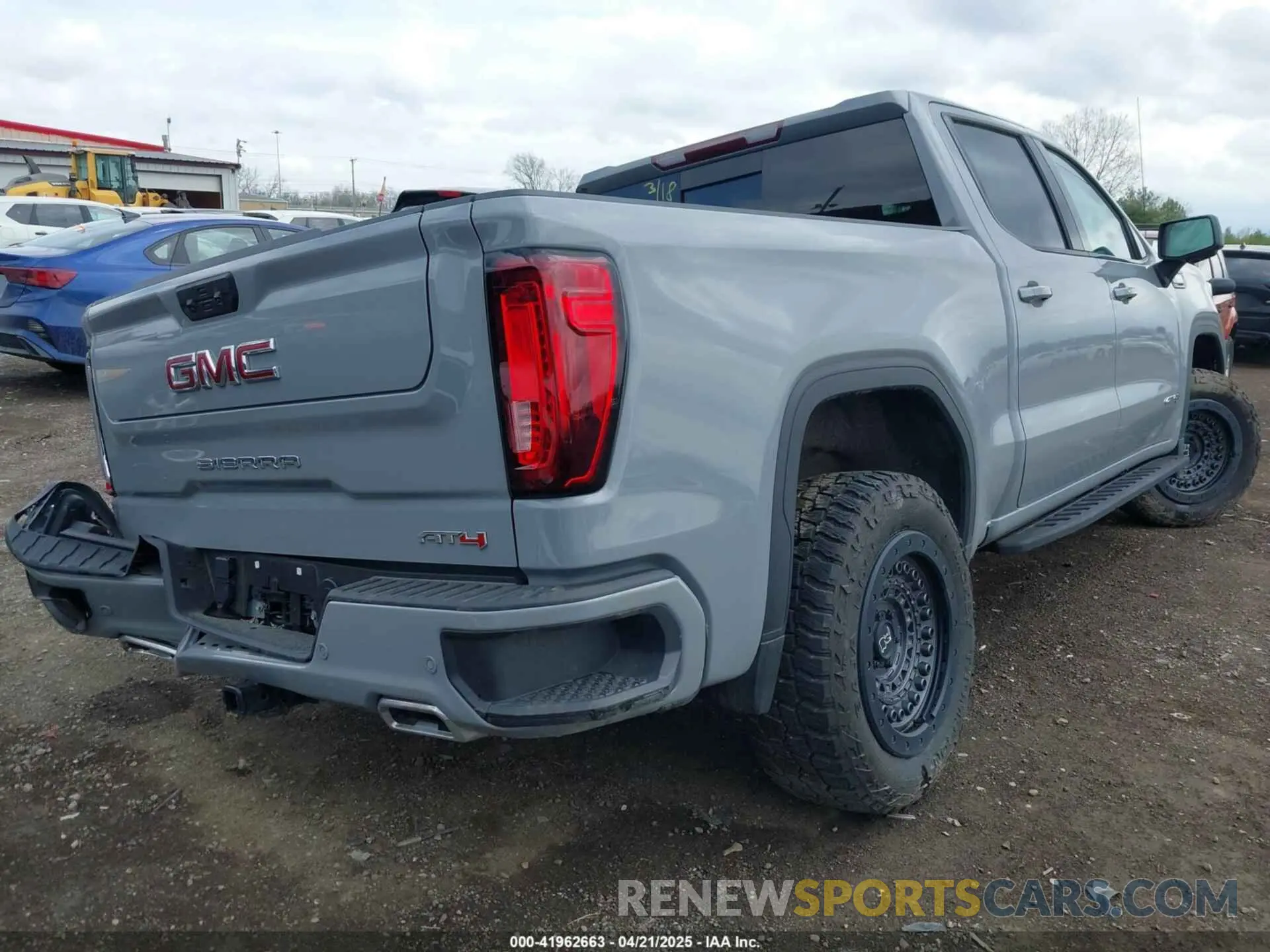 4 Photograph of a damaged car 1GTUUEE8XRZ205772 GMC SIERRA 1500 2024