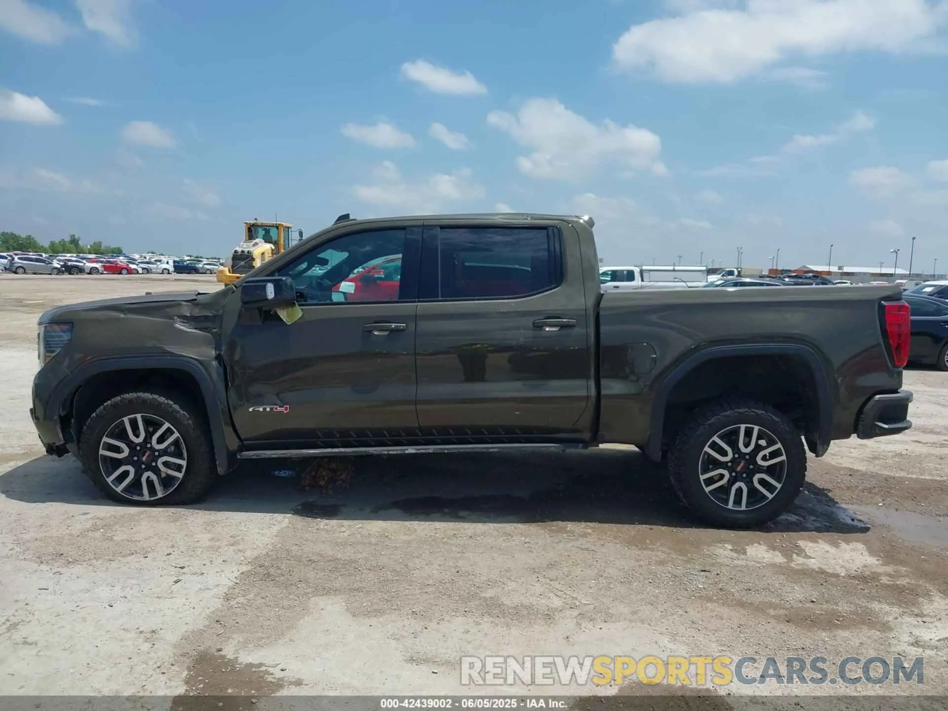 14 Photograph of a damaged car 1GTUUEEL0RZ166713 GMC SIERRA 1500 2024