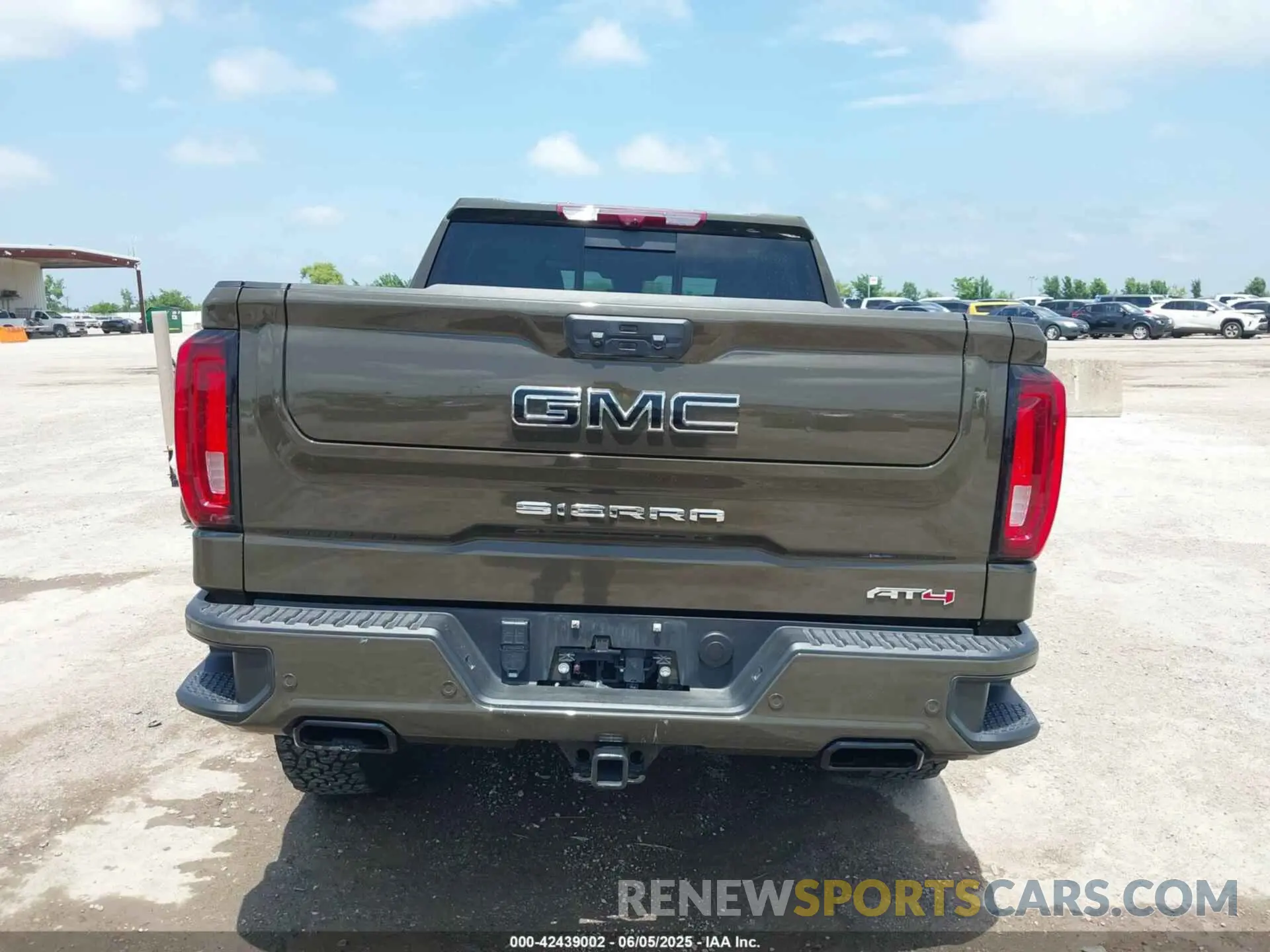 16 Photograph of a damaged car 1GTUUEEL0RZ166713 GMC SIERRA 1500 2024