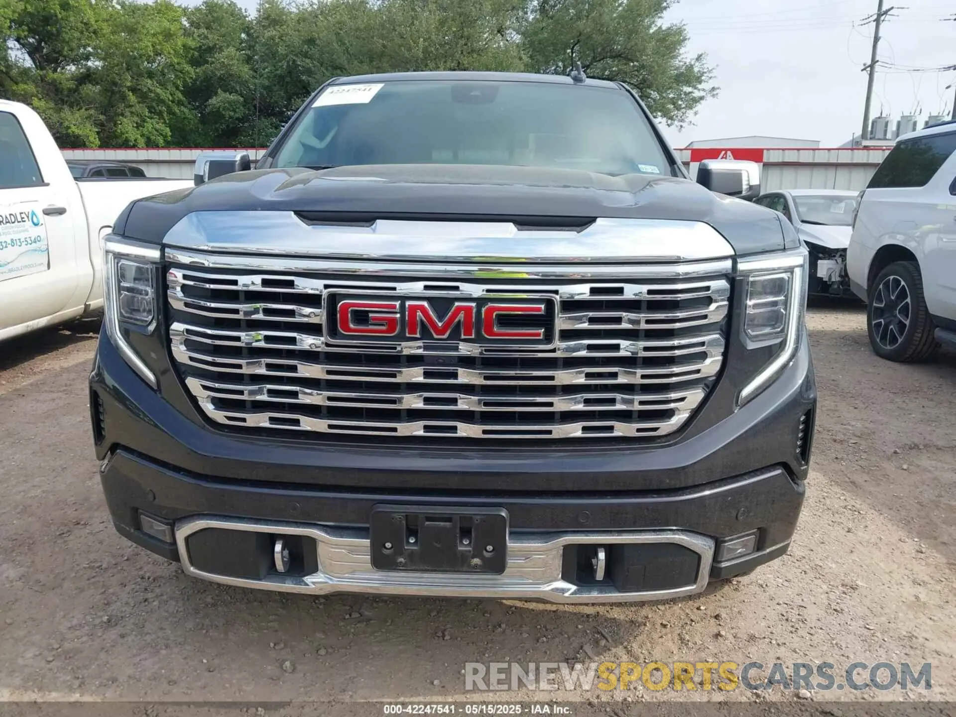 12 Photograph of a damaged car 1GTUUGEL4RZ283920 GMC SIERRA 1500 2024