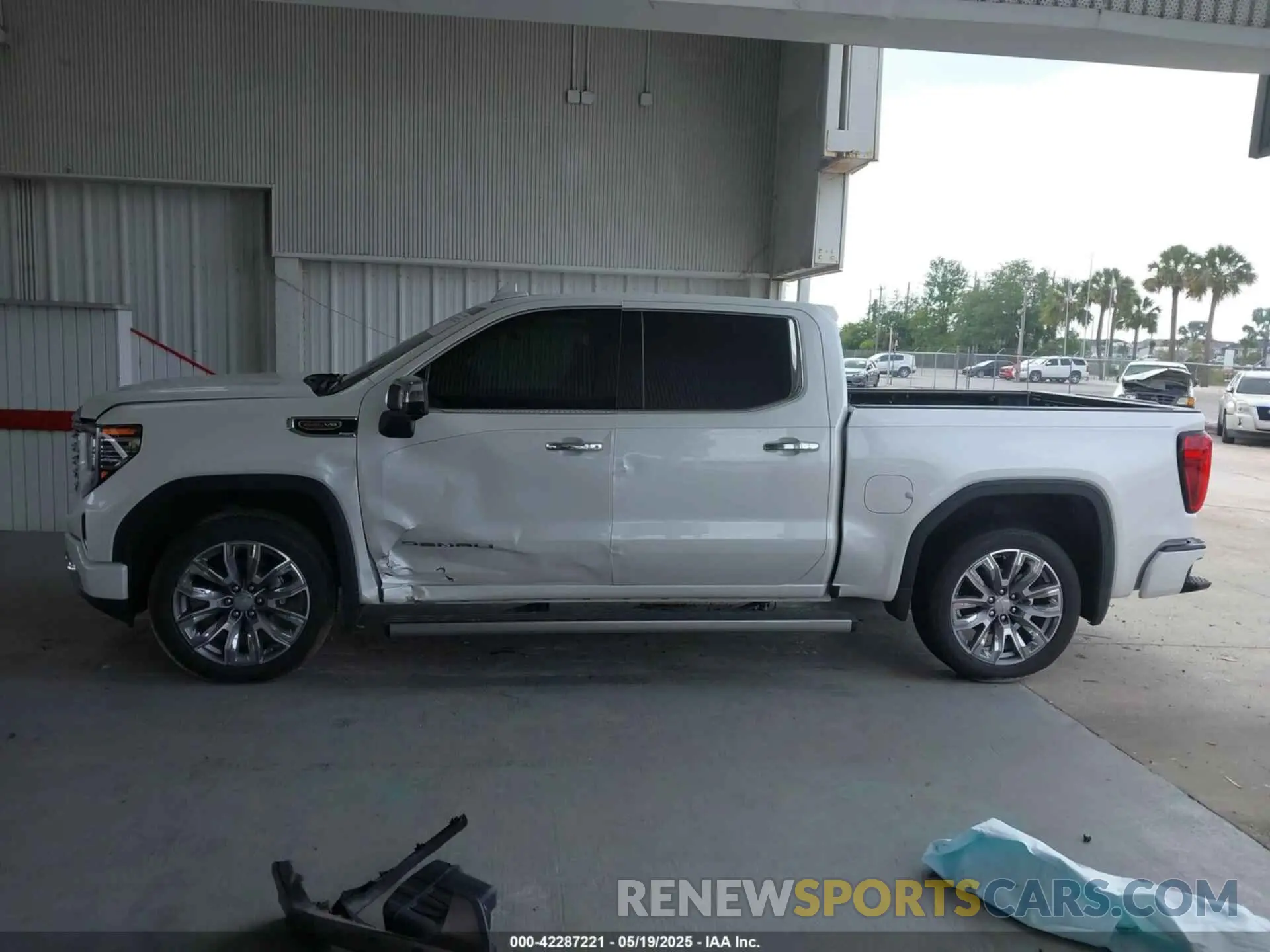 14 Photograph of a damaged car 1GTUUGEL9RZ150537 GMC SIERRA 1500 2024