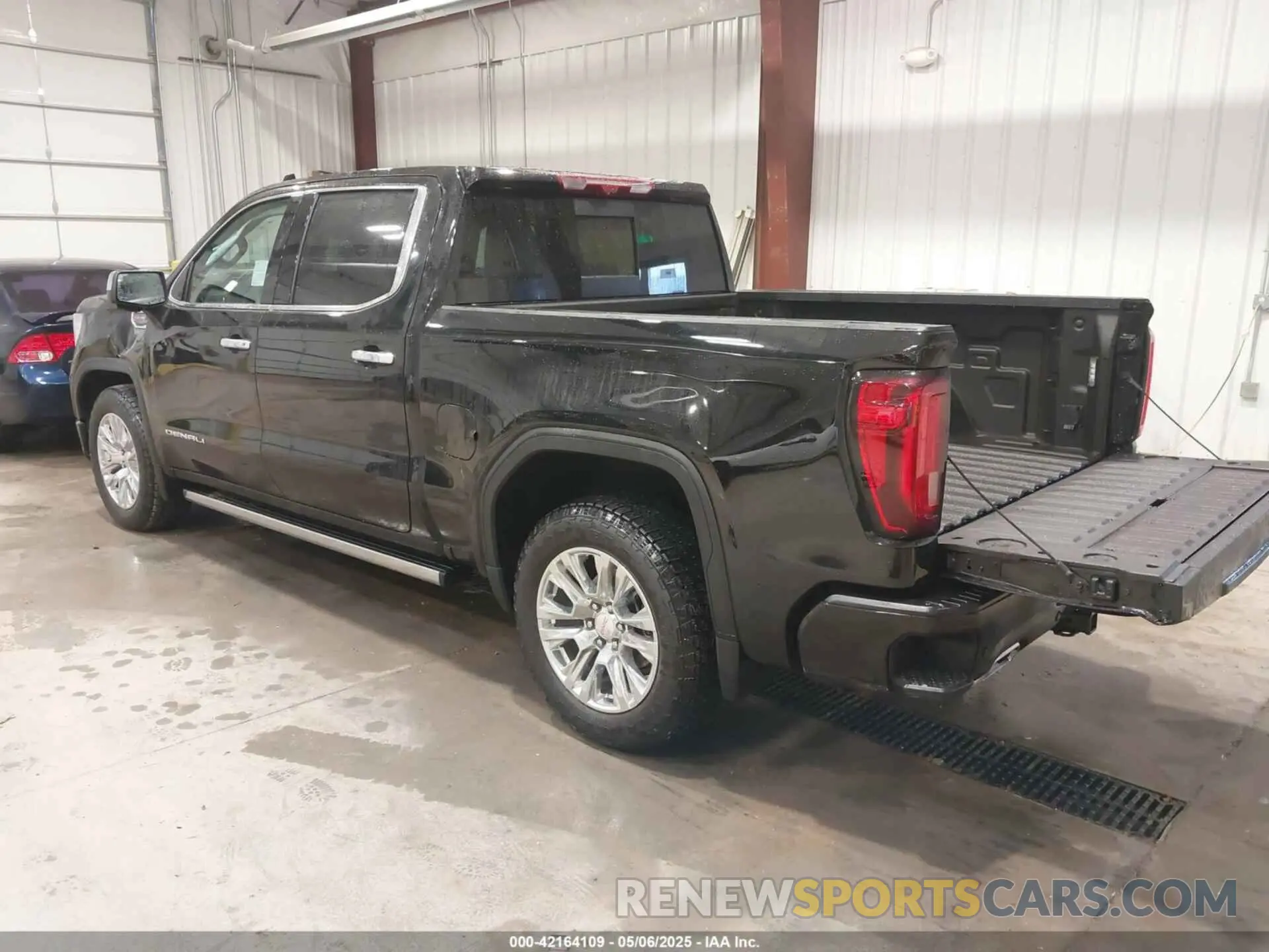 3 Photograph of a damaged car 1GTUUGELXRZ304754 GMC SIERRA 1500 2024