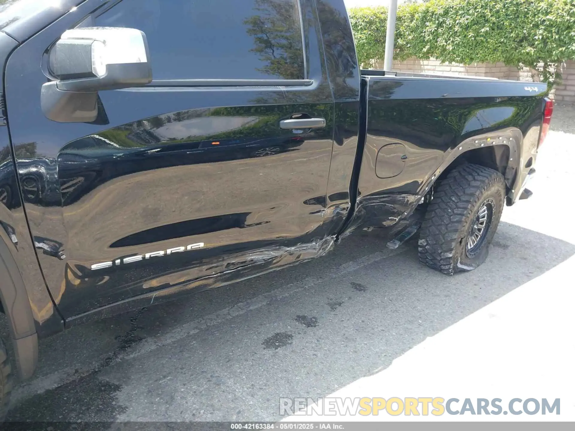 6 Photograph of a damaged car 3GTNUAEK6RG396986 GMC SIERRA 1500 2024