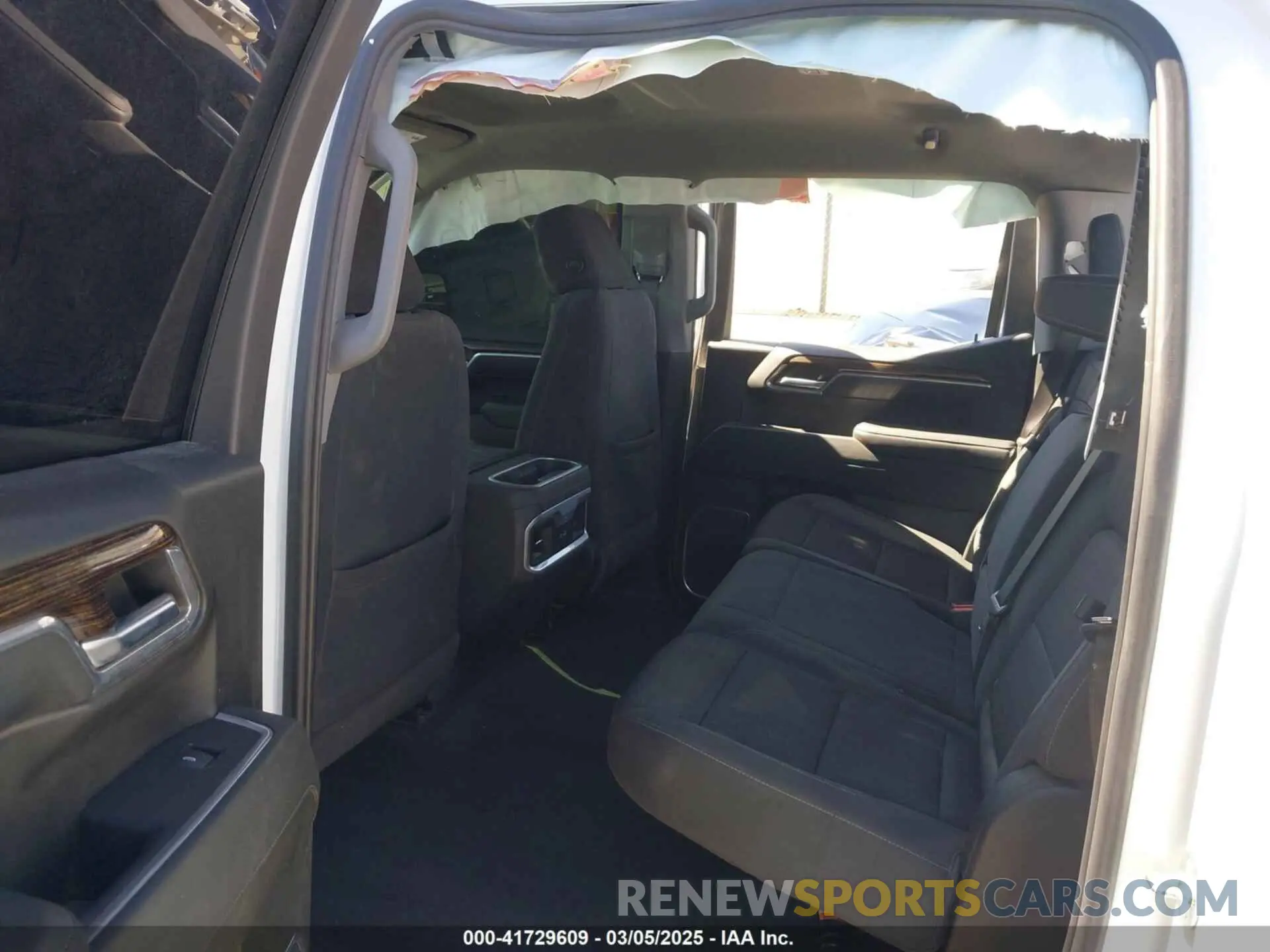 8 Photograph of a damaged car 3GTPHCED4RG372891 GMC SIERRA 1500 2024