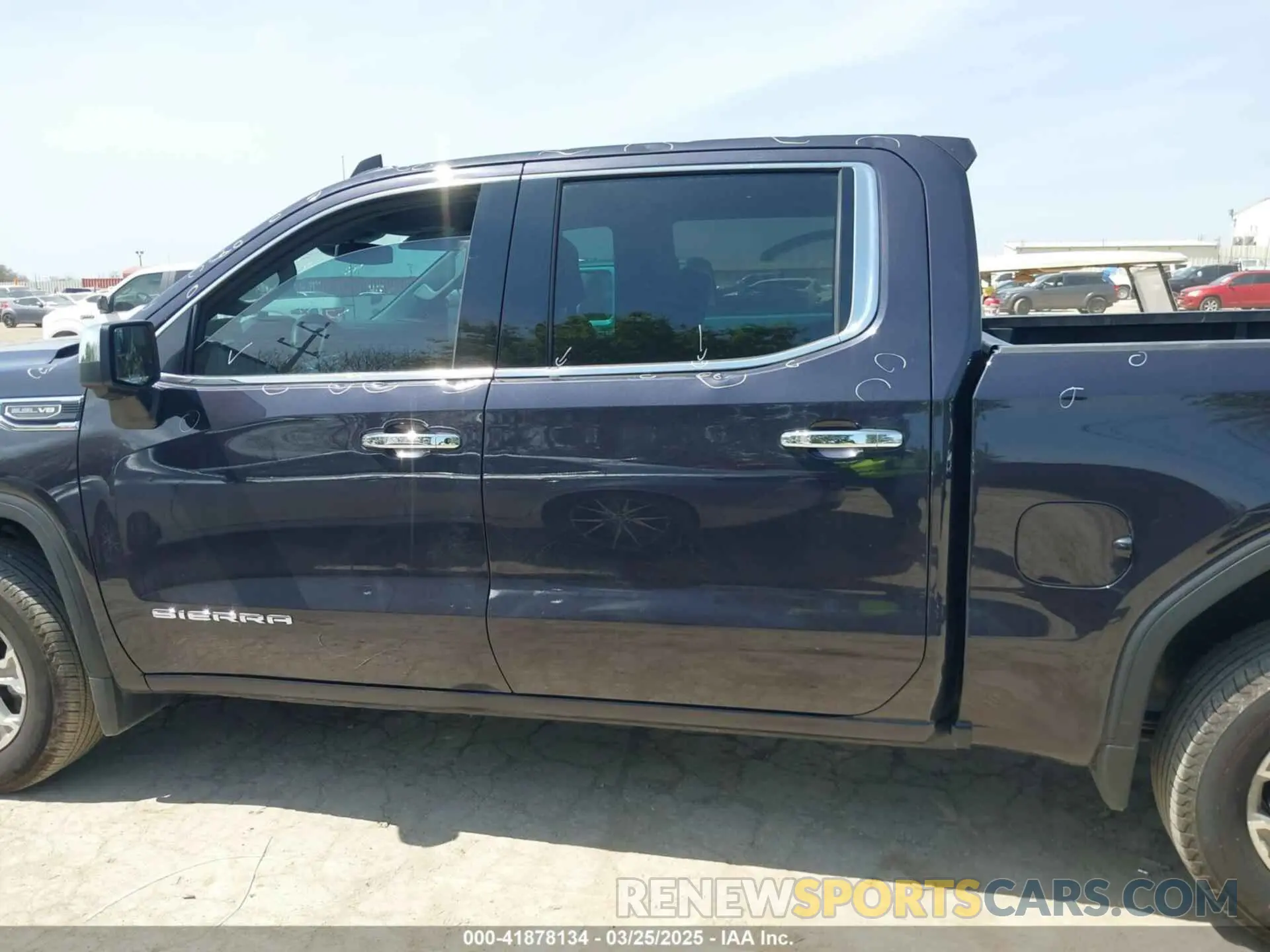 14 Photograph of a damaged car 3GTPHDED0RG310085 GMC SIERRA 1500 2024