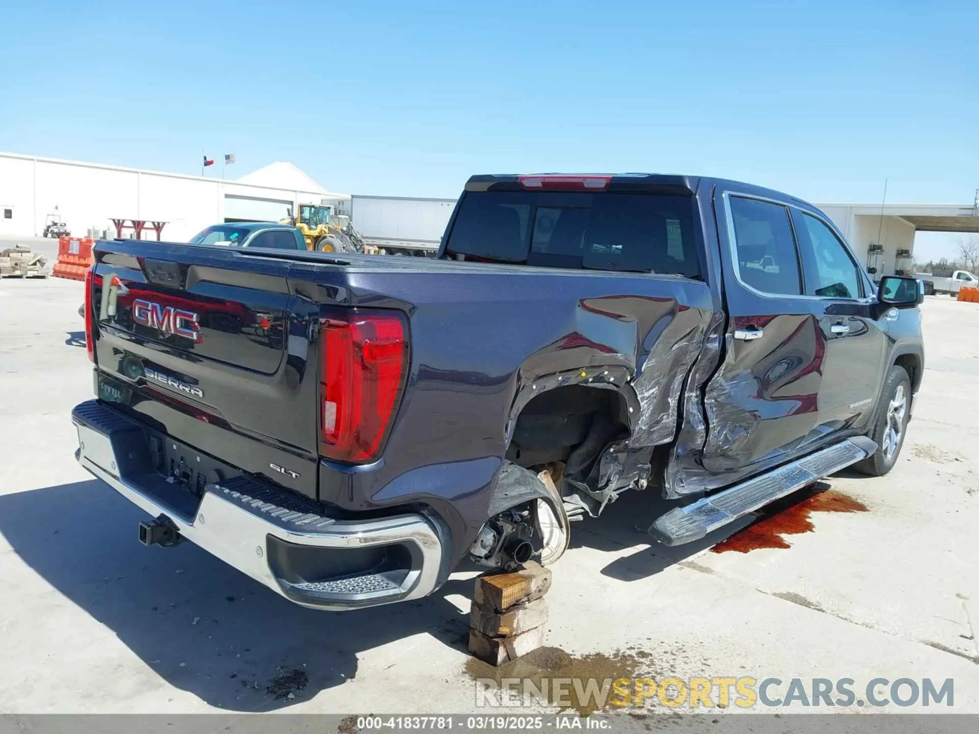 4 Photograph of a damaged car 3GTPHDED6RG324296 GMC SIERRA 1500 2024