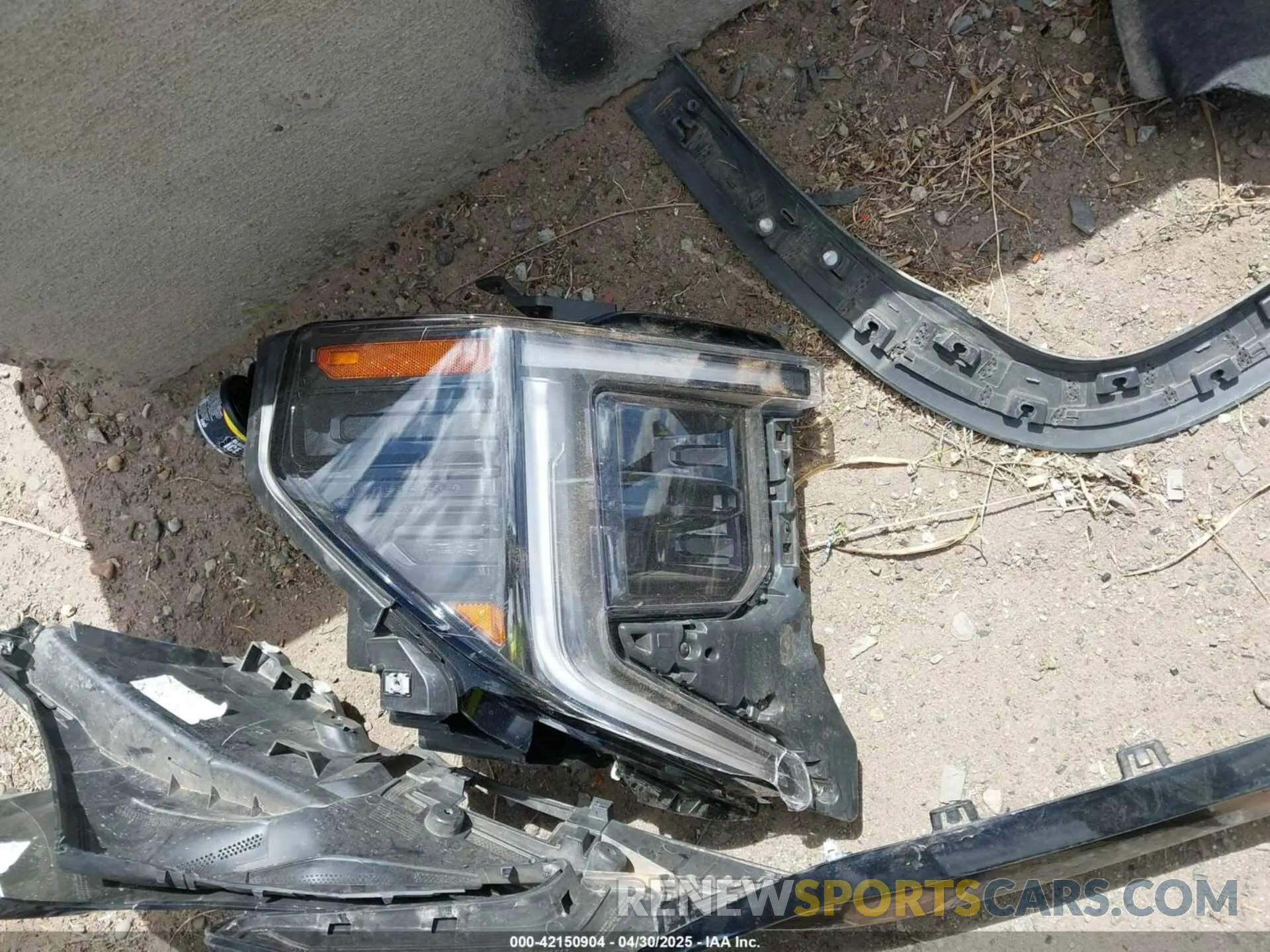 22 Photograph of a damaged car 3GTPUAEK5RG356195 GMC SIERRA 1500 2024