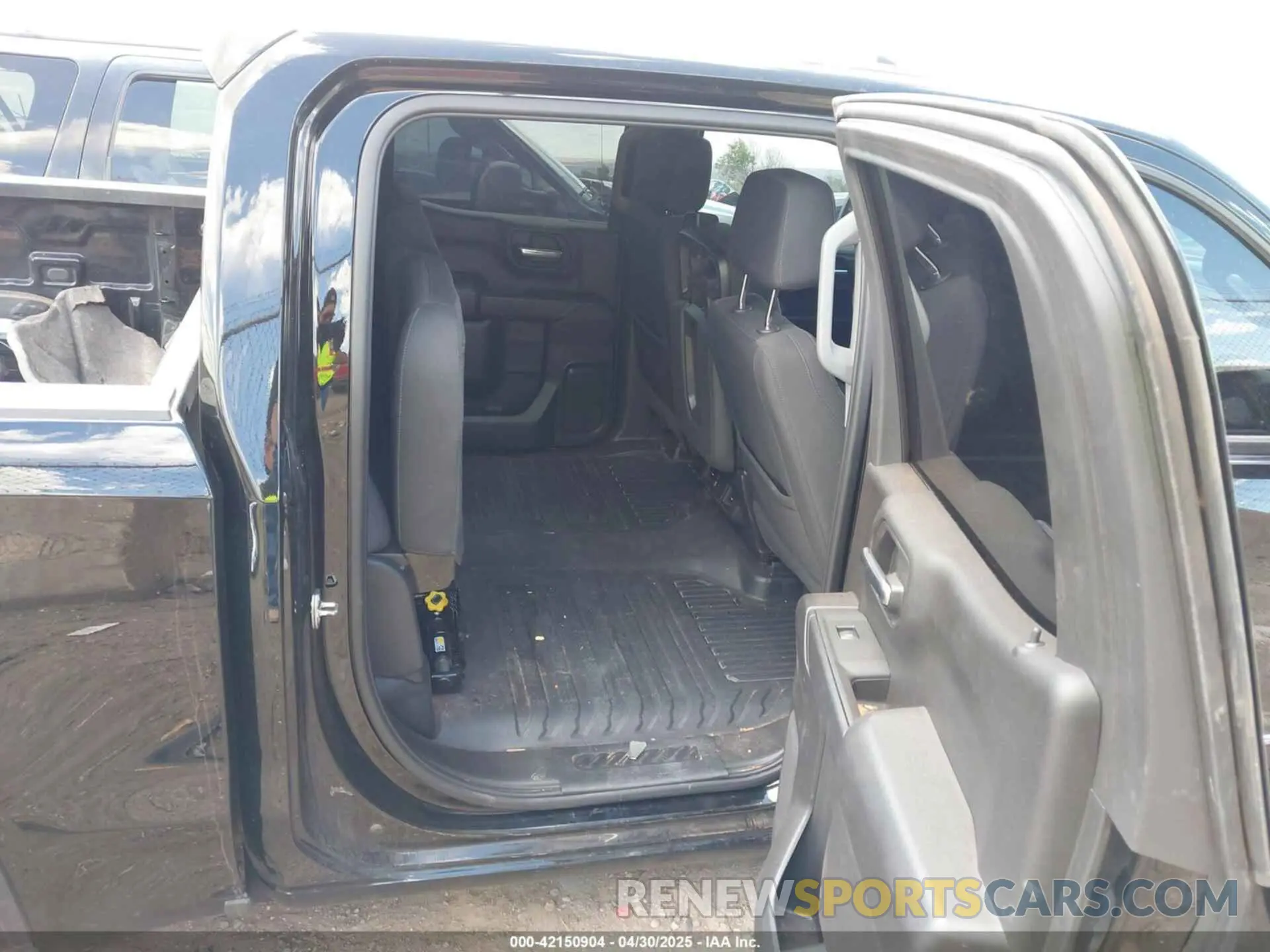 8 Photograph of a damaged car 3GTPUAEK5RG356195 GMC SIERRA 1500 2024